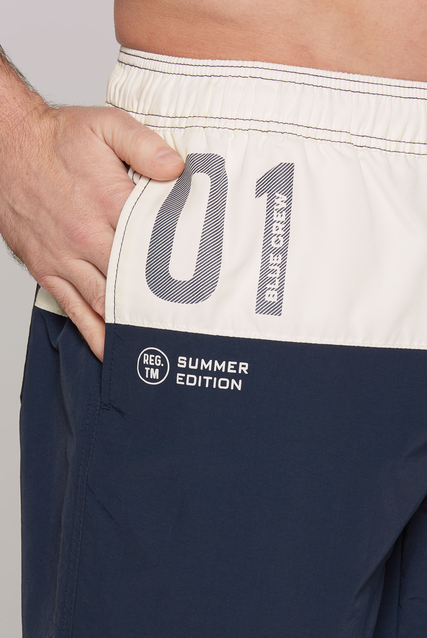 CAMP DAVID Badeshorts, mit Einschubtaschen & einer Gesäßtasche