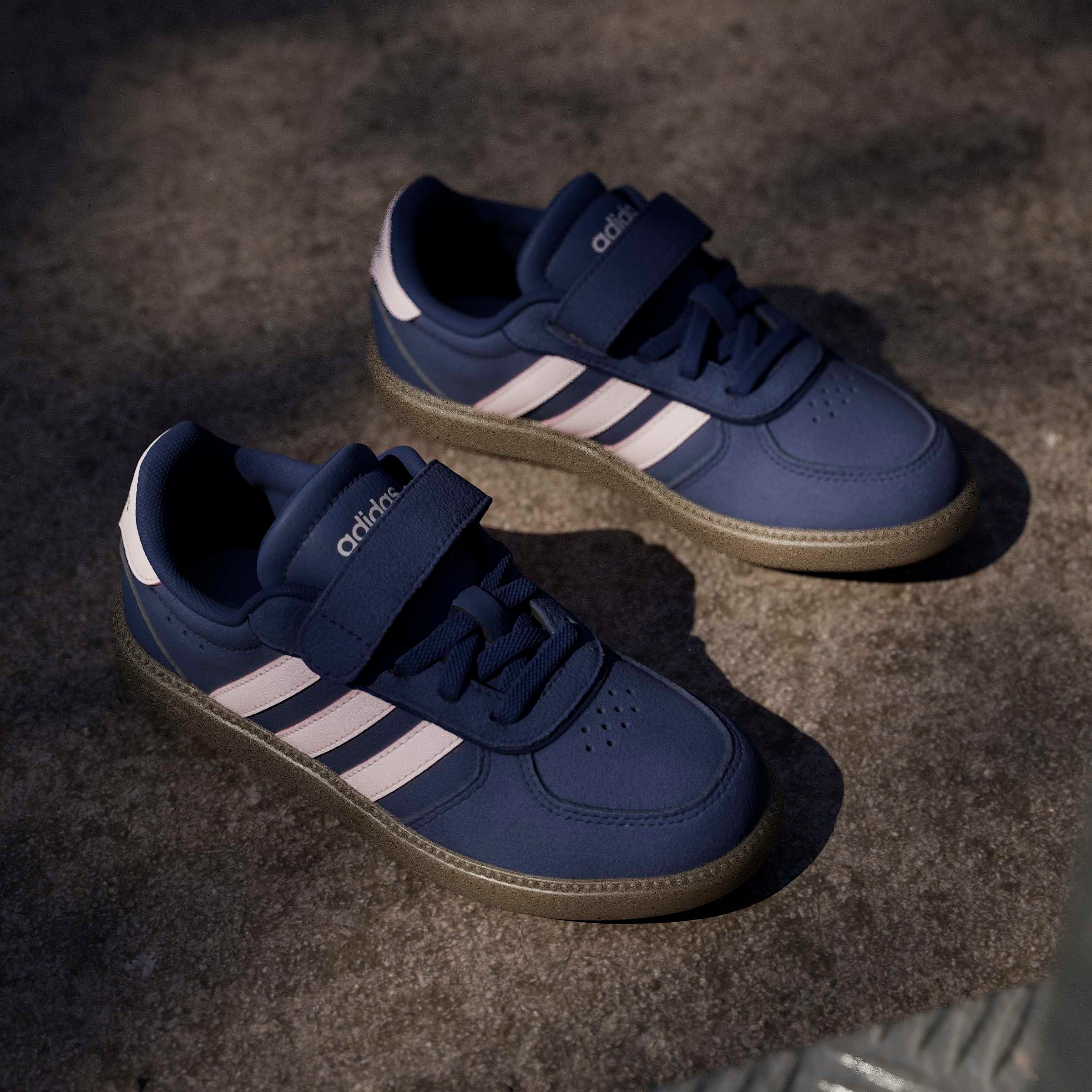 adidas Sportswear Sneaker »BREAKNET SLEEK  KINDER«  inspiriert vom Design des adidas handball spezial