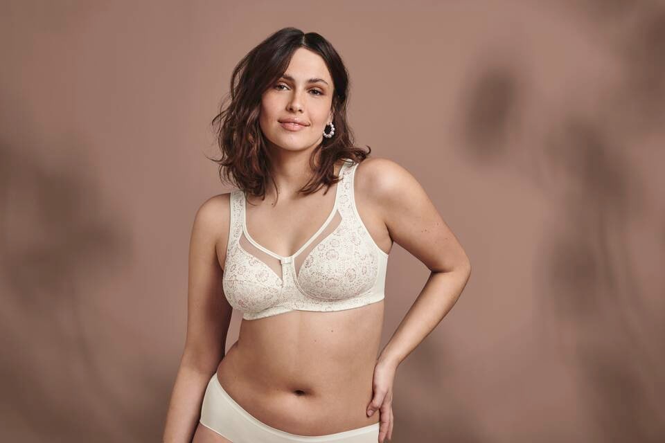 Anita since 1886 Bügelloser BH »Clara Art« mit Formblende, dreigeteilte Cups, mit Komfortträger, feminin, bequem