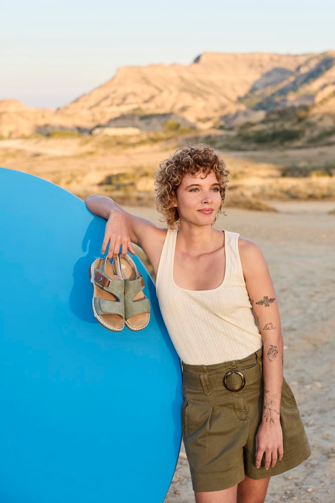 Rieker Sandale  Sommerschuh, Klettschuh mit aufwändiger Ziernaht an der Laufsohle