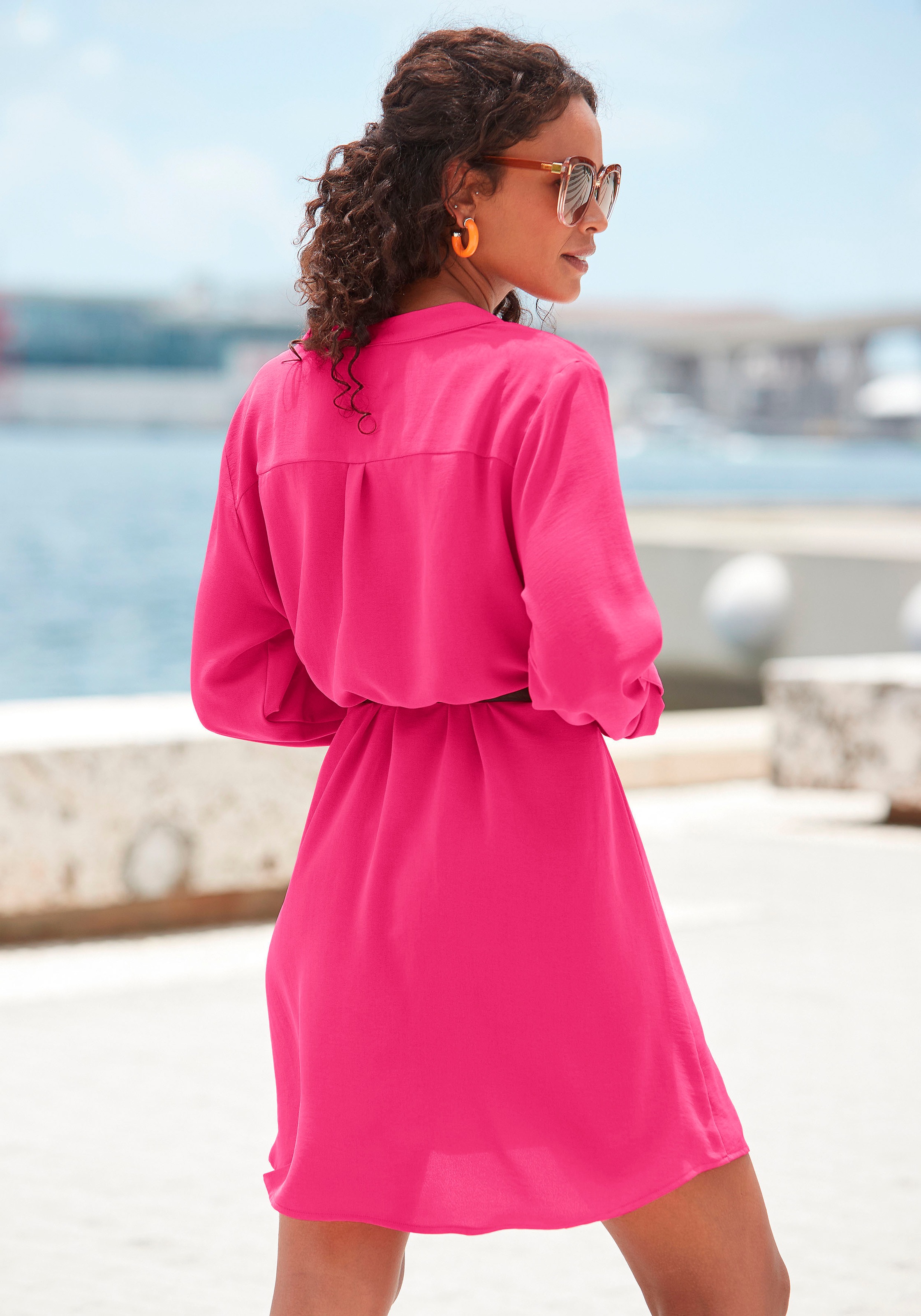 Thumbnail - LASCANA Longbluse, (mit Gürtel in Lederoptik), aus gekreppter Ware, lockeres Blusenkleid