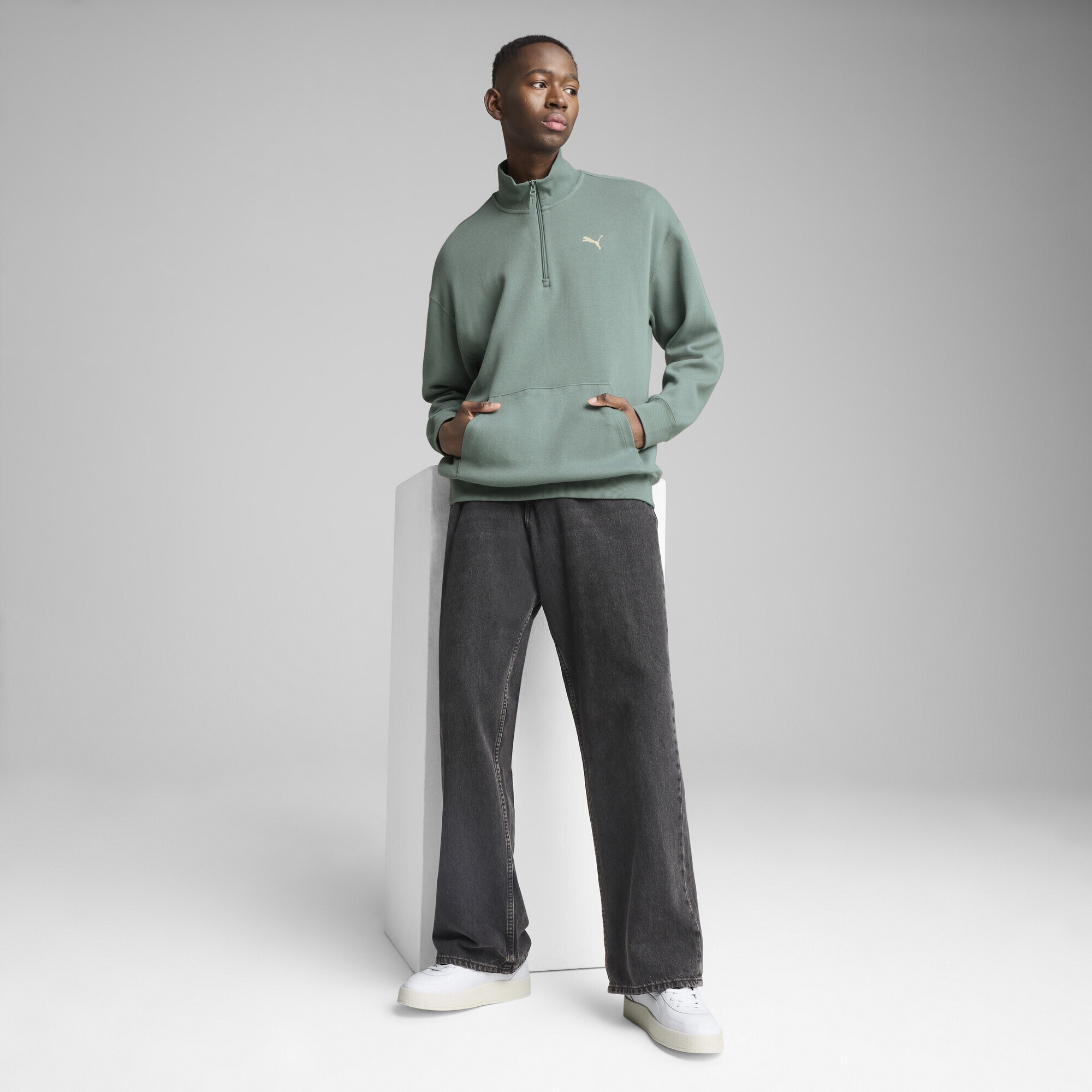 PUMA Sweatshirt »WARDROBE ESS Relaxed Rundhalsshirt mit halblangem Reißverschluss«