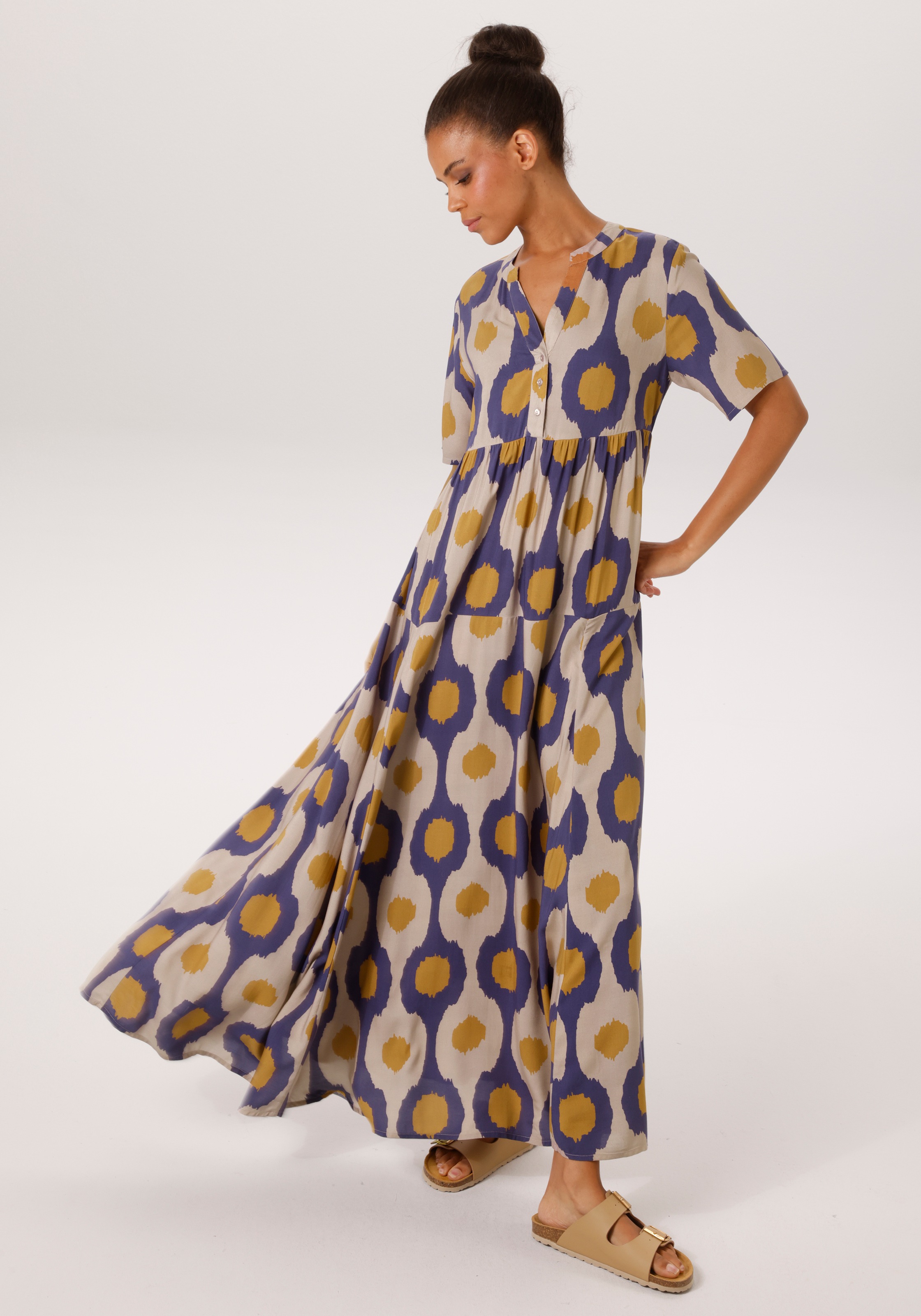 Aniston CASUAL Sommerkleid mit großflächigen, grafischen Druck - NEUE KOLLE günstig online kaufen