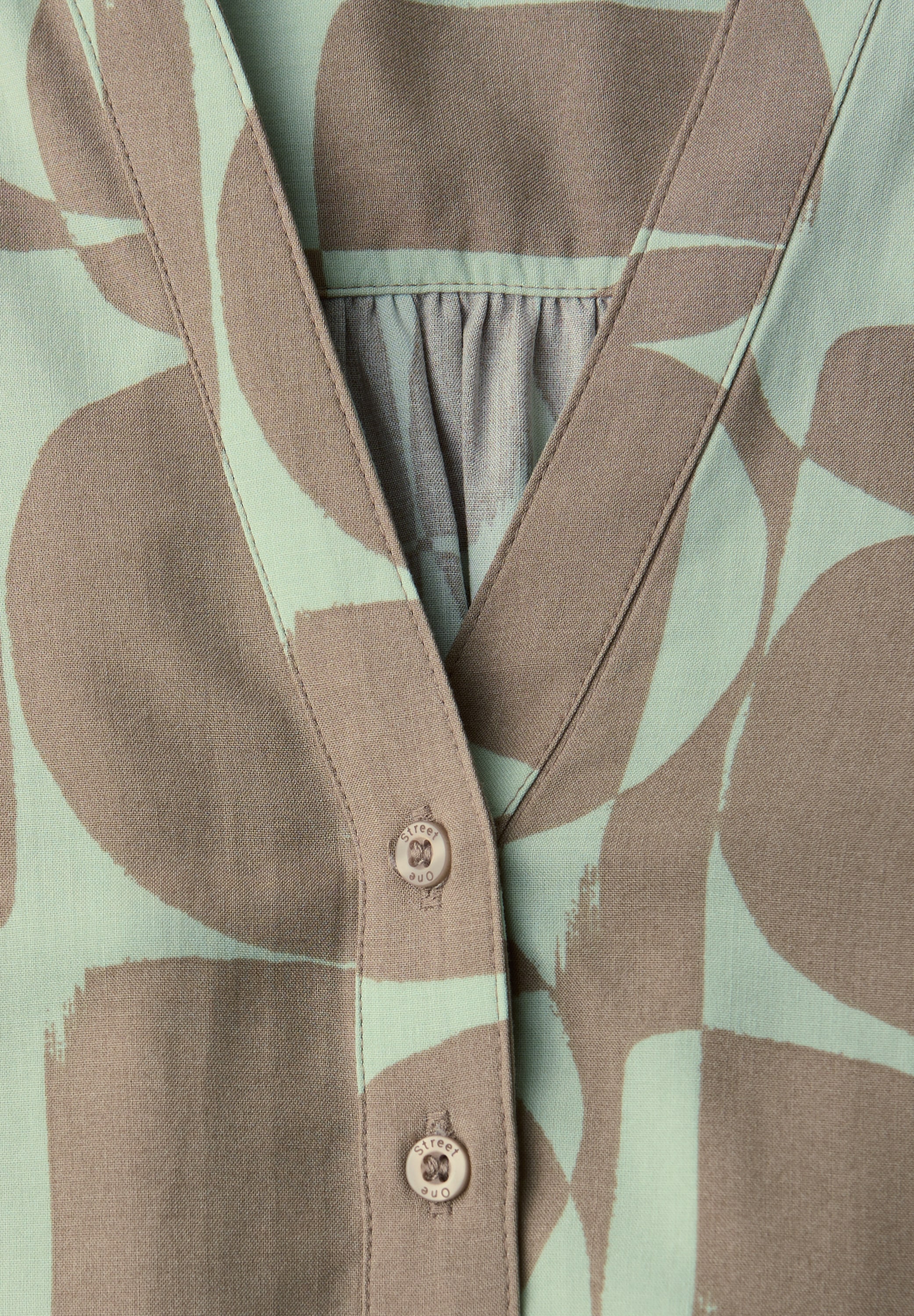 STREET ONE Langarmbluse mit geschlitztem Rundhalsausschnitt