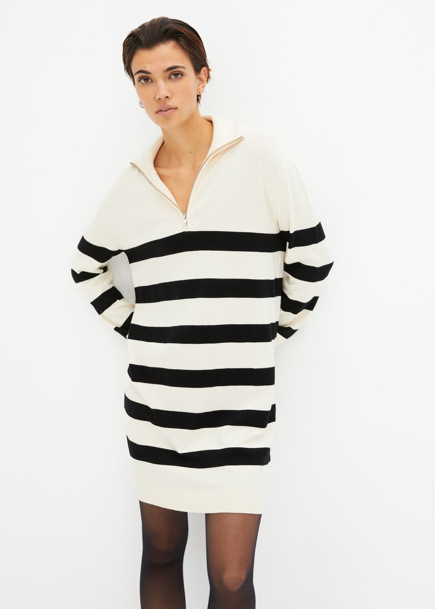 bonprix Strickkleid aus Viskose und Polyamid, gerade Passform, mit Streifen günstig online kaufen