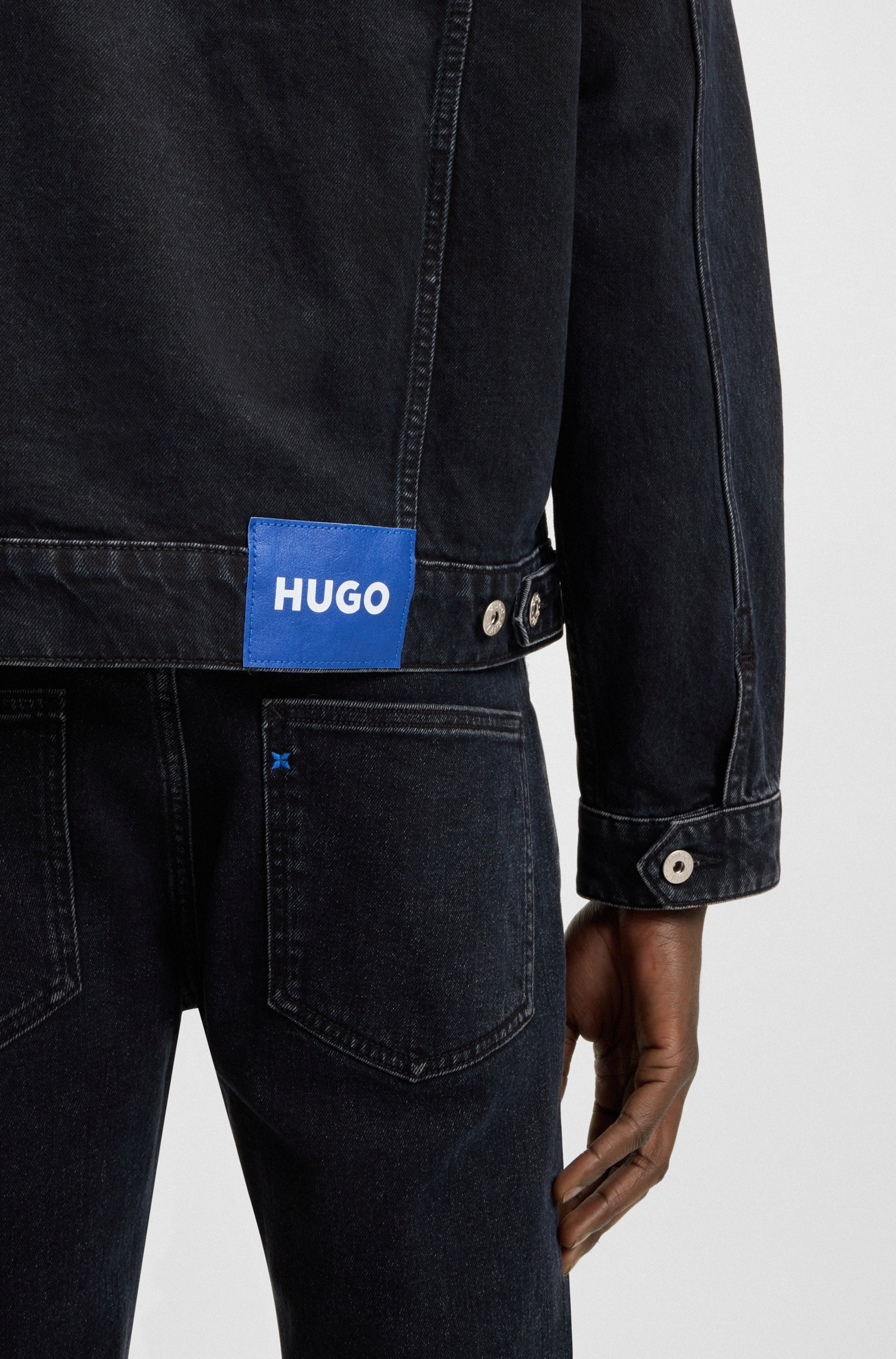 Thumbnail - HUGO Blue Jeansjacke "Dex" mit Logo-Details