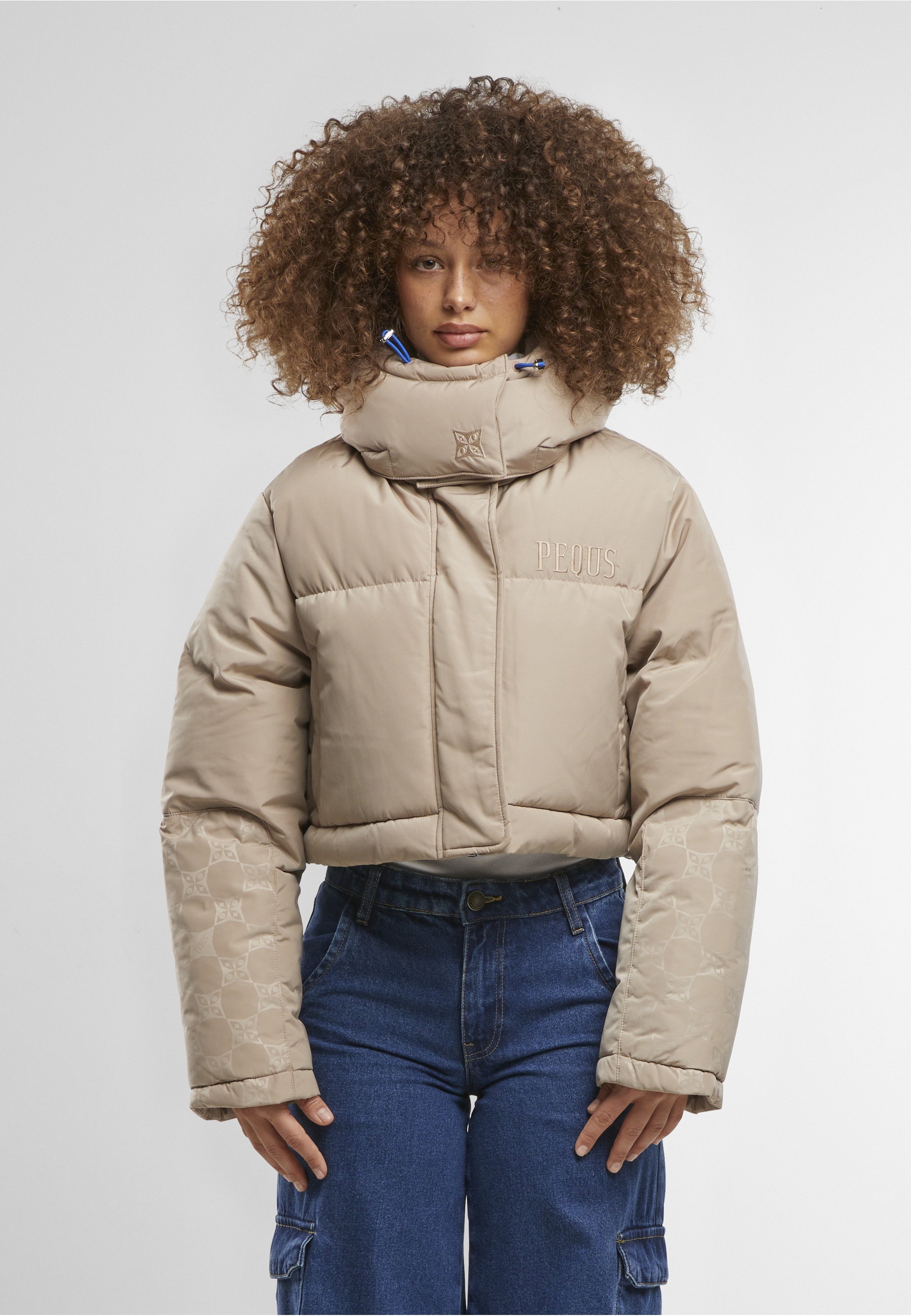 PEQUS Winterjacke »PEQUS PEQUS Aether Cropped Puffer Jacket« 1 Stk. tlg. ohne Kapuze