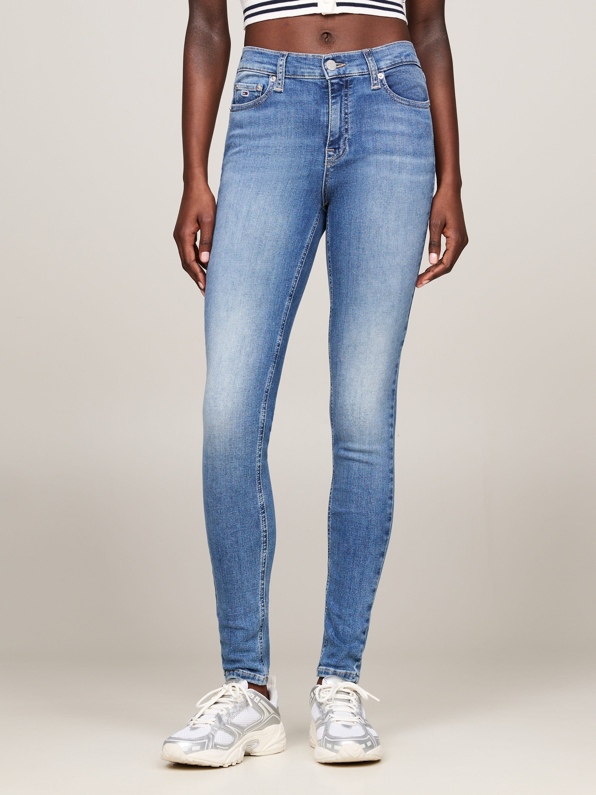 Tommy Jeans "Nora Mid Rise Skinny Fit" mit Waschung, Logo-Badge günstig online kaufen
