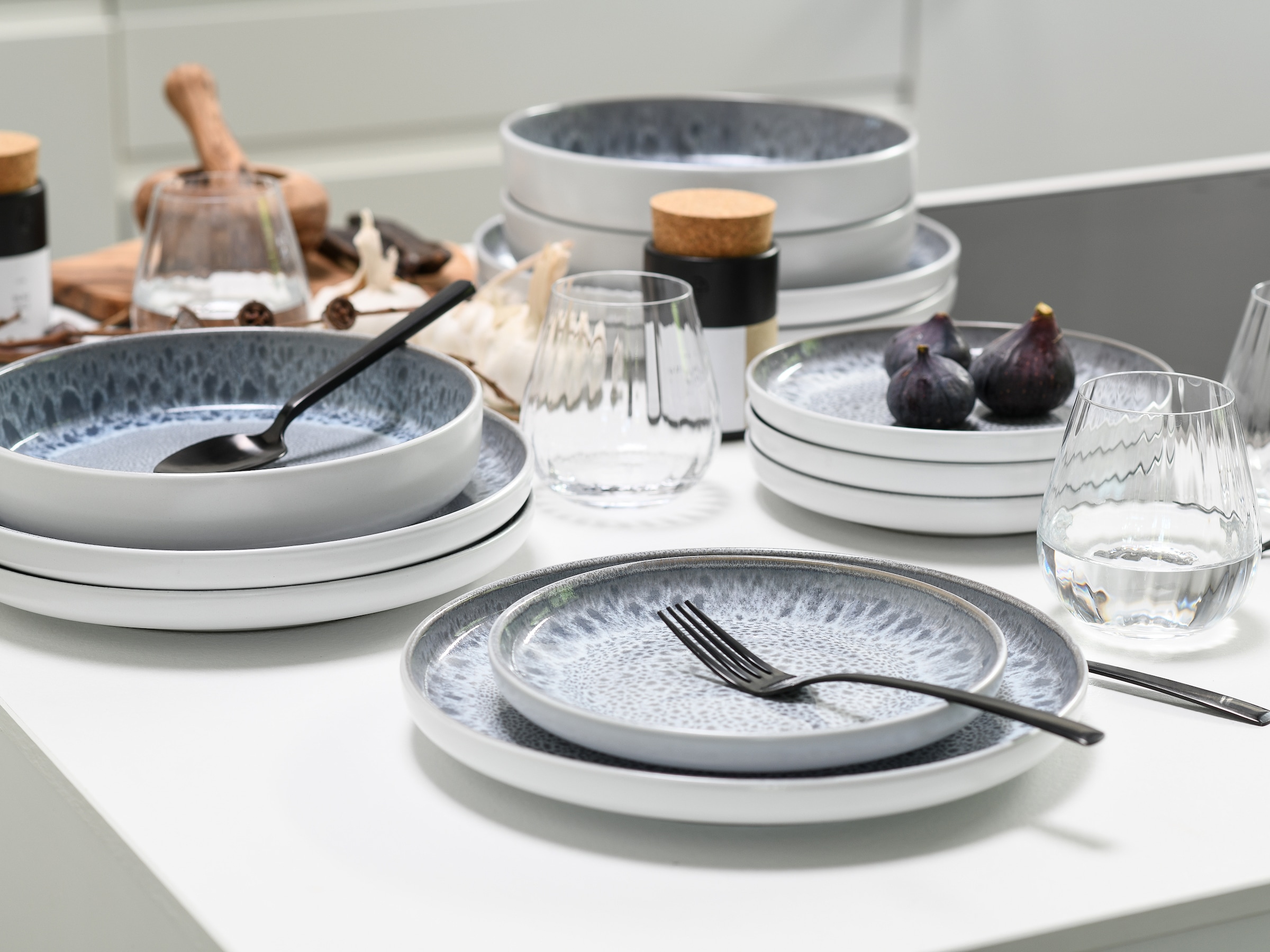 OTTO home Tafelservice »Teller Set, modernes Geschirr-Set, Service Lykk« hohe Haltbarkeit, spülmaschinen- & mikrowellengeeignet, Reaktivglasur