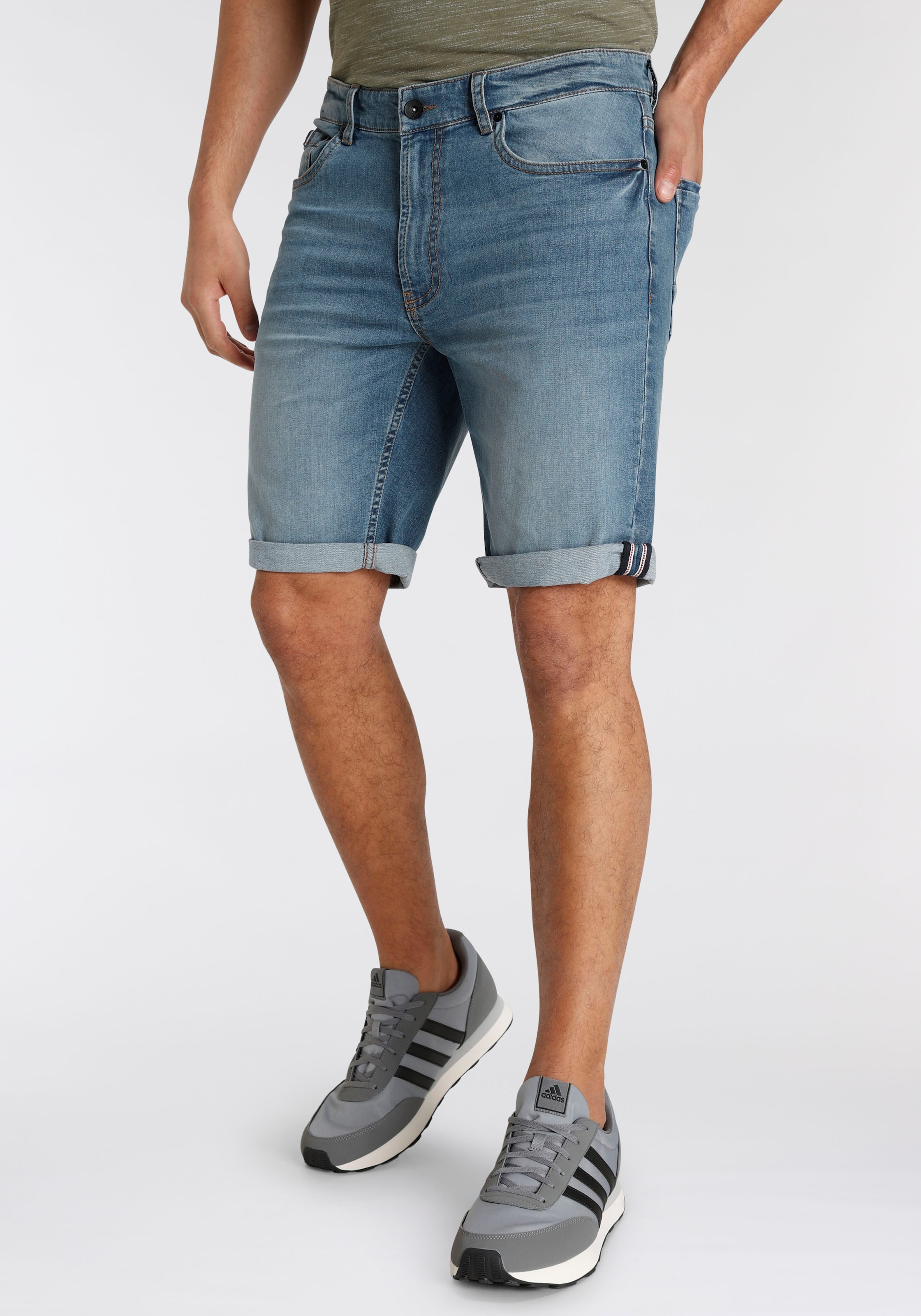 H.I.S Jeansshorts "DEYO", gerader Schnitt, Used-Waschung, niedrige Leibhöhe günstig online kaufen