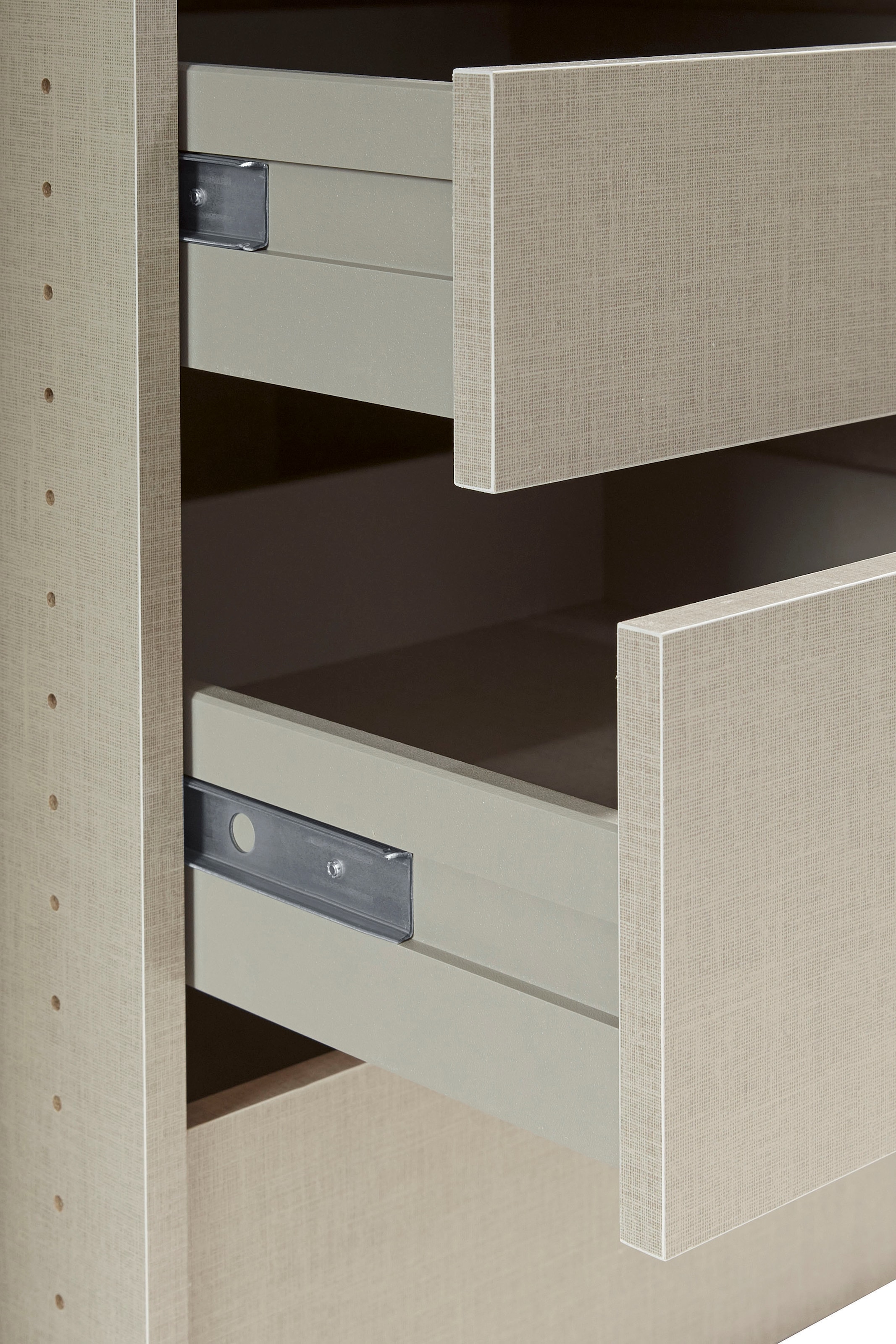 rauch Schwebetürenschrank »Kleiderschrank Schrank Garderobe TOPSELLER OTELI inkl. Inneneinteilung«, mit 3 Innenschubladen sowie zusätzlichen Einlegeböden MADE IN GERMANY