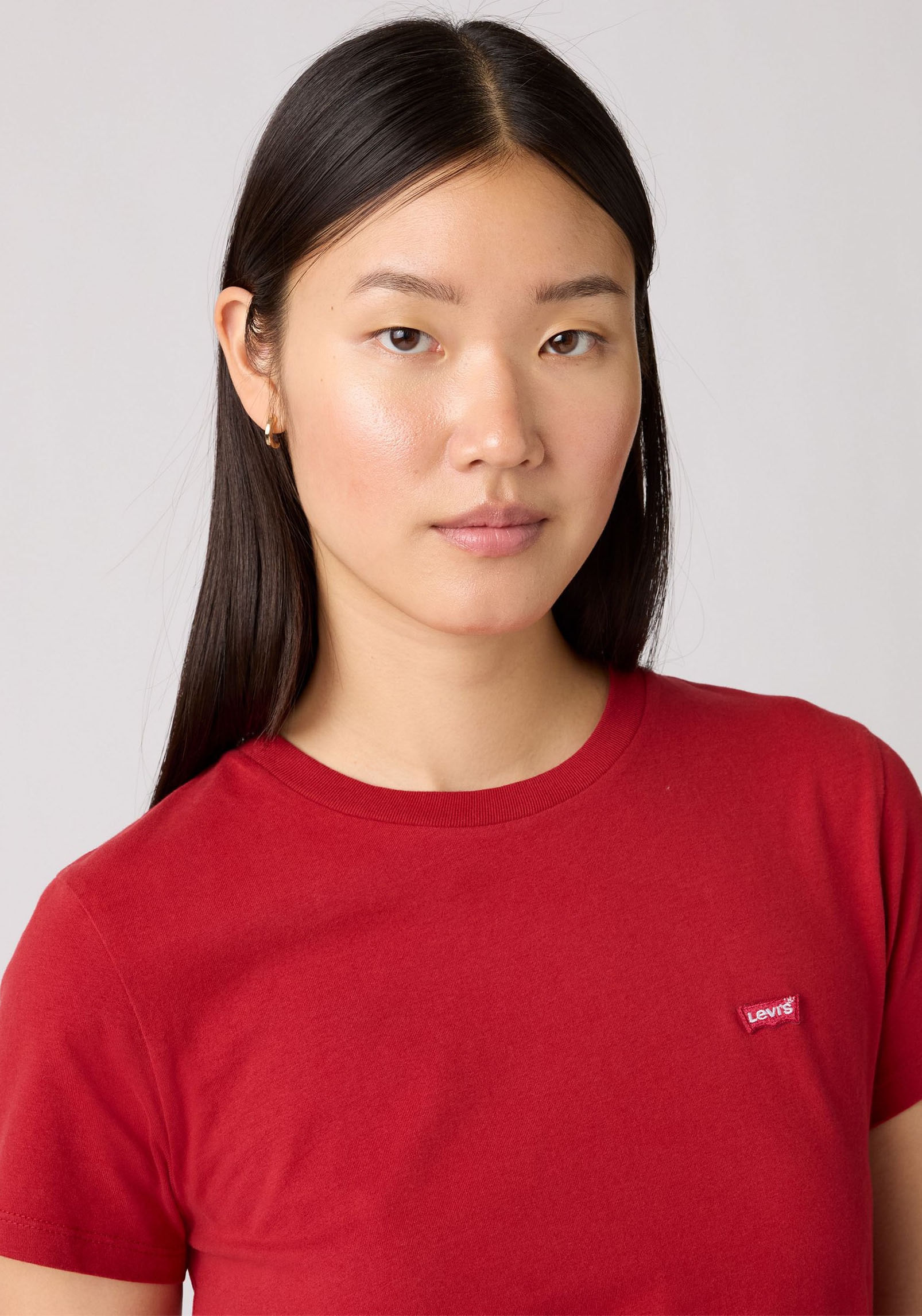 Levi's® T-Shirt »TEE Minilogo«, mit kleiner Logostickerei
