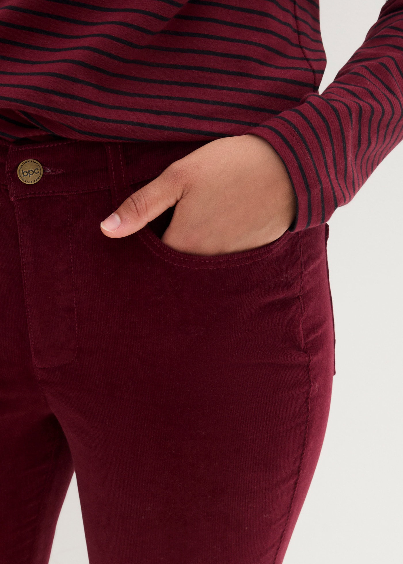bonprix Cordhose  bewegungselastische Qualität, Regular Fit, Schlaghose aus Cord