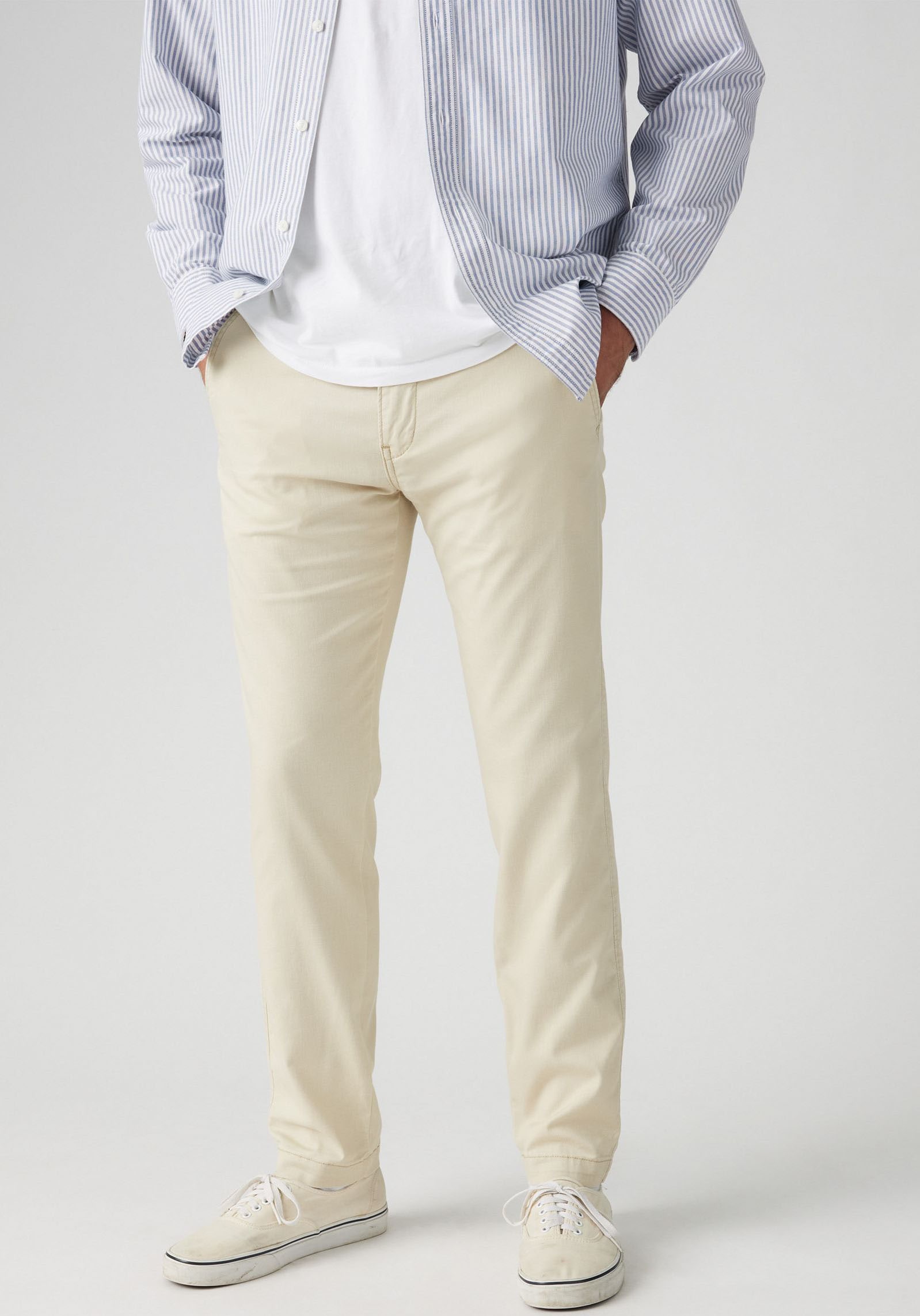 Levis "Chino Taper" mit optimalem Stretchanteil günstig online kaufen