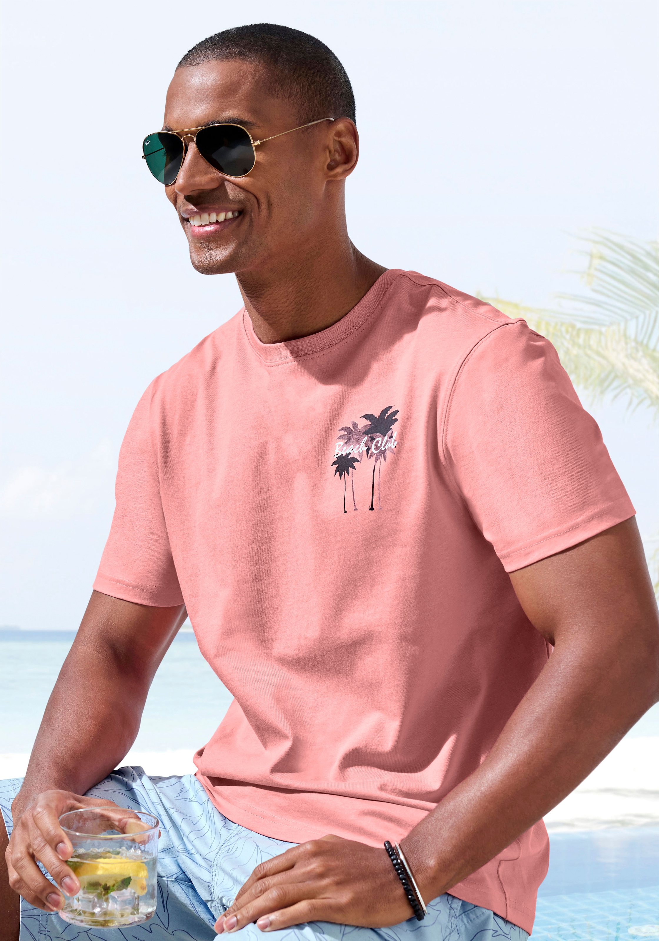 Beachtime T-Shirt ", sommerliches Shirt mit modischem Palmen Print" Regular-Fit, mit kleinem Print vorn und großem Print hinten