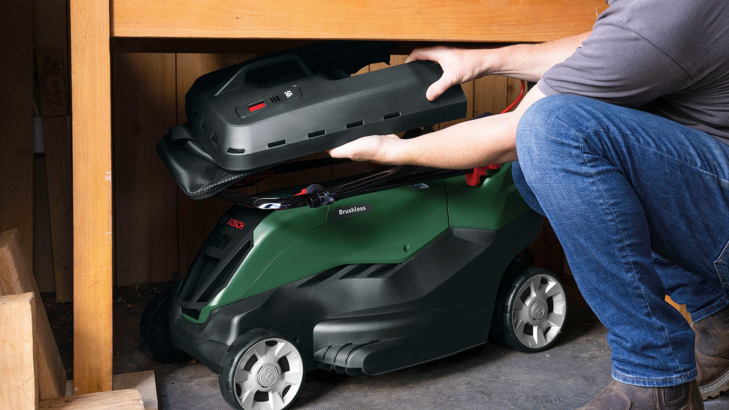 Bosch Home & Garden Akkurasenmäher »AdvancedlRotak 36V-40-650«, mit 2xAkku 36V/2,0 Ah und Ladegerät