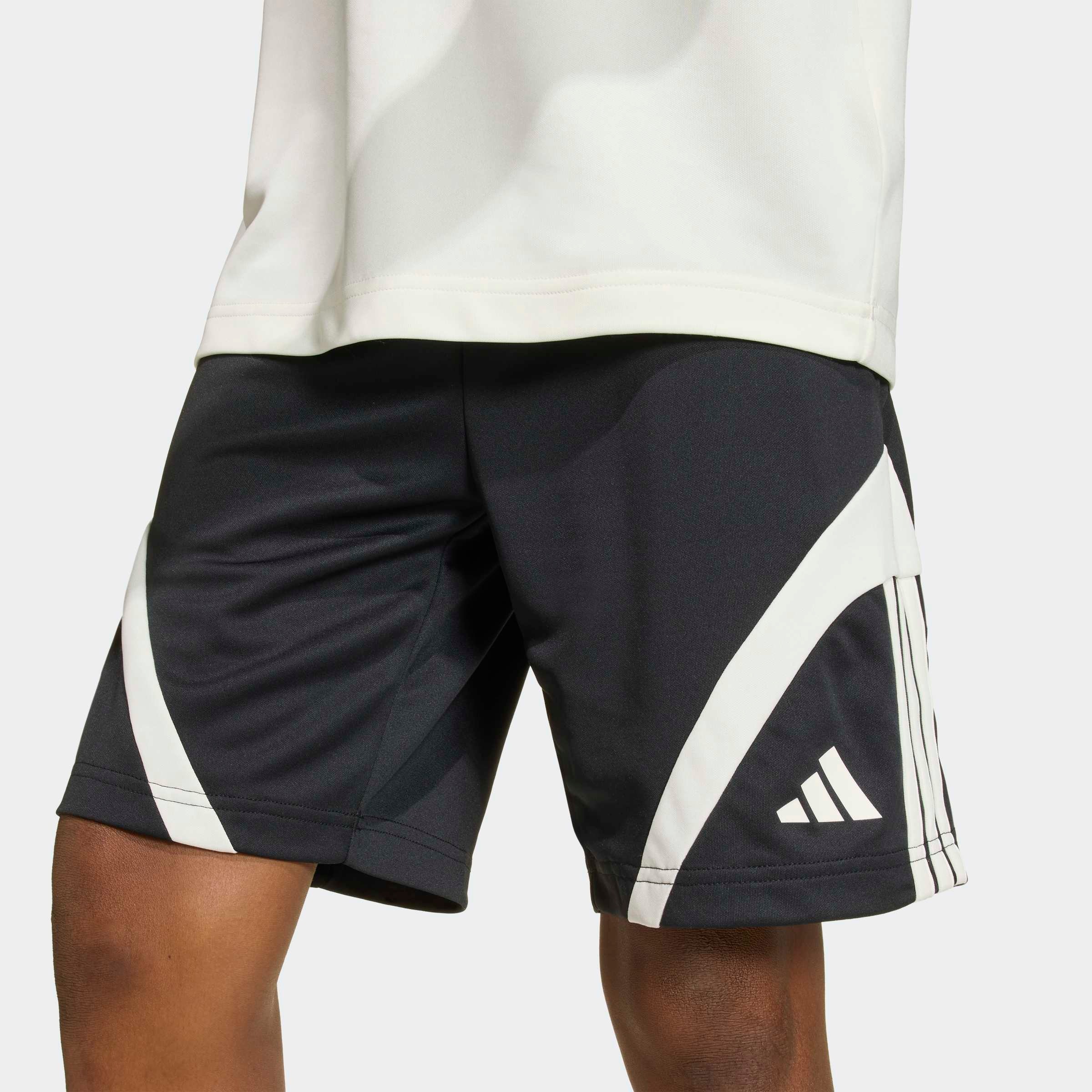 adidas Sportswear Shorts »J HOT SHO«  Kinder Shorts, sportlicher Stil, mit Kordelverschluss