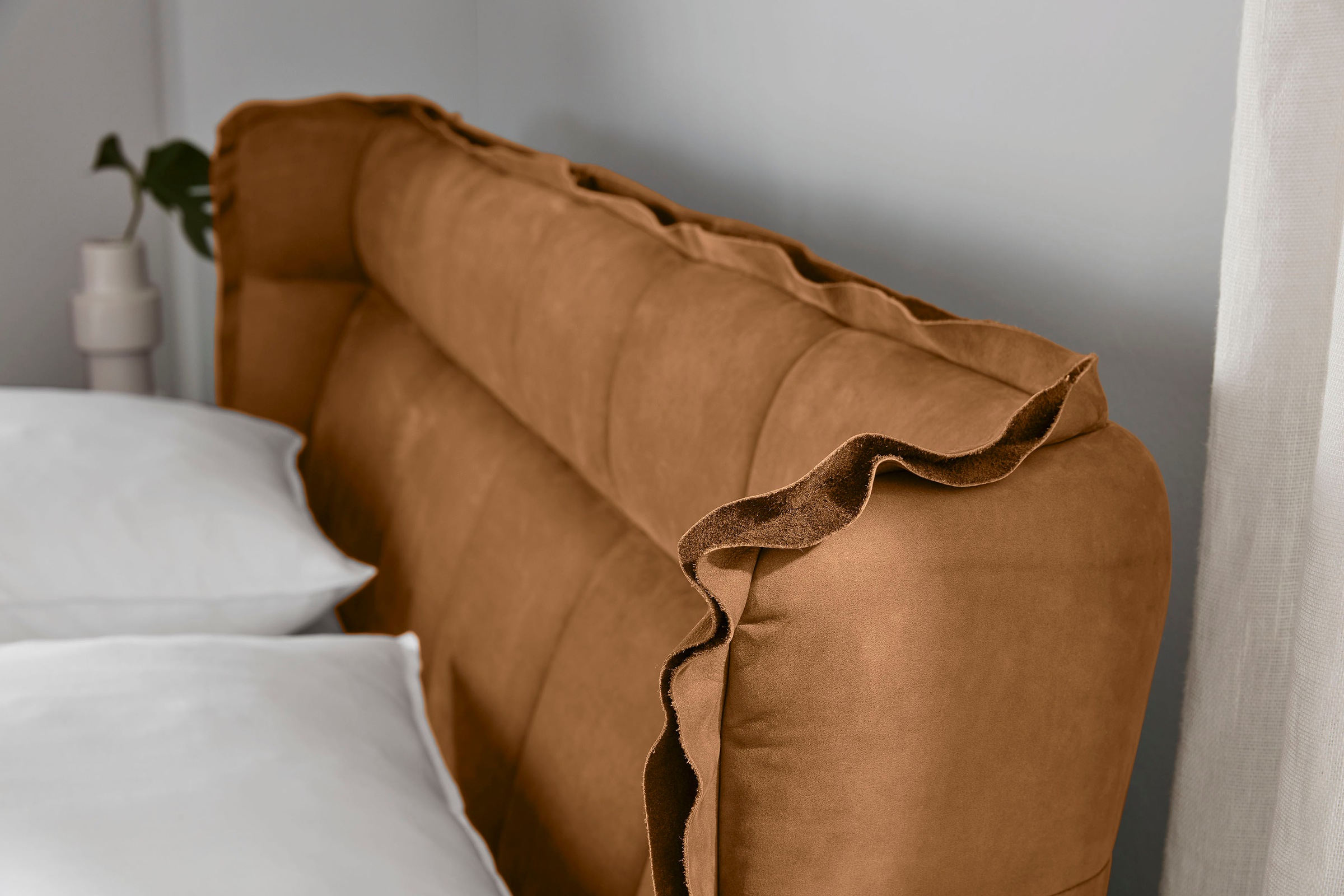Birkenstock Boxspringbett »Basel Luxury«, luxuriöses Kopfteil mit offener Naht