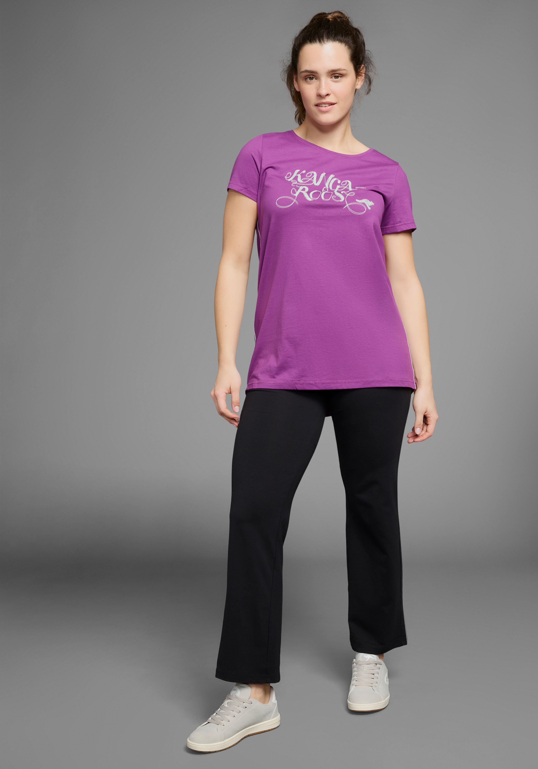 KangaROOS Longshirt, (Packung, 2 tlg., 2er-Pack), Kurzarm, figurumschmeichelnde Passform