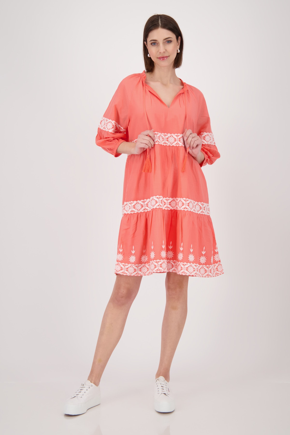Monari Midikleid »Kleid Stickerei«, Mit Rundhalsausschnitt