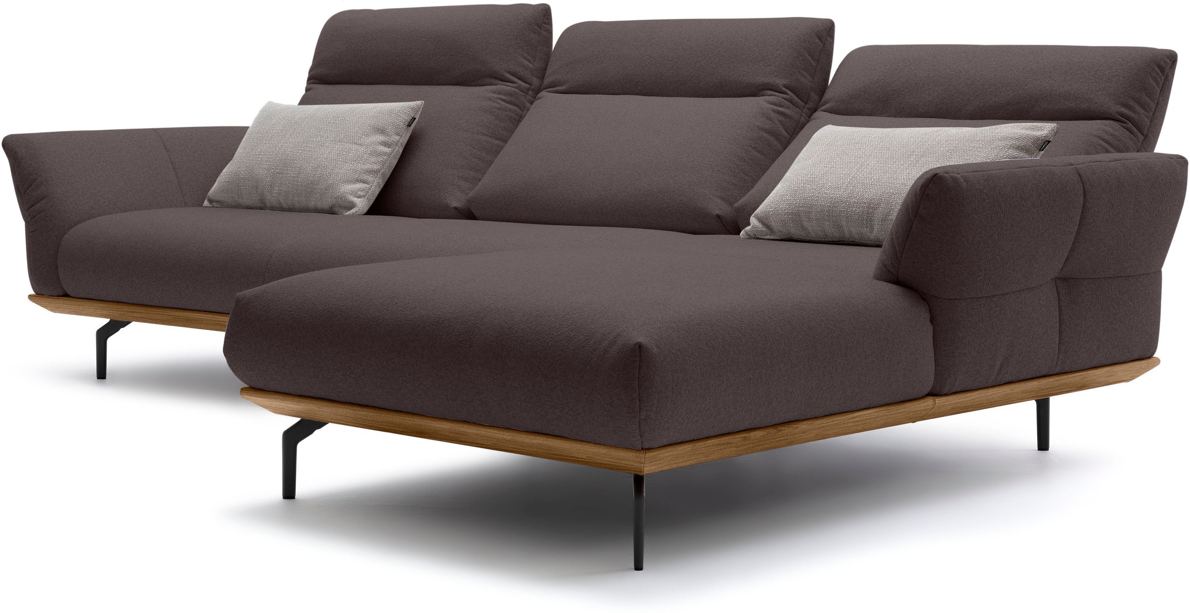 Creation BY ROLF BENZ Ecksofa »CR.460«, Sockel in Nussbaum, Winkelfüße in Umbragrau, Breite 318 cm