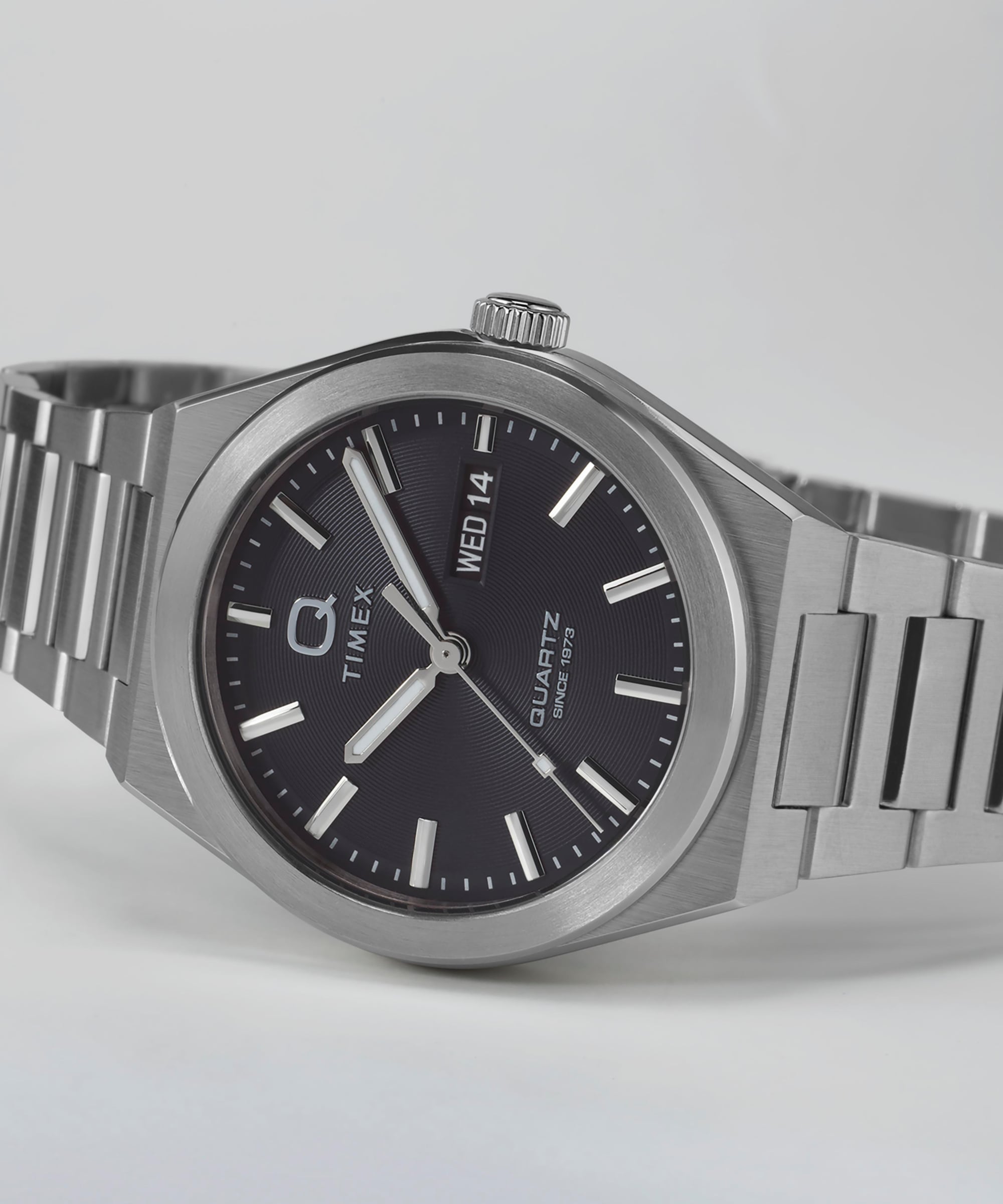 Timex Quarzuhr »CONTINENTAL«, Armbanduhr, Herrenuhr, Edelstahlarmband, Datum, Leuchtzeiger