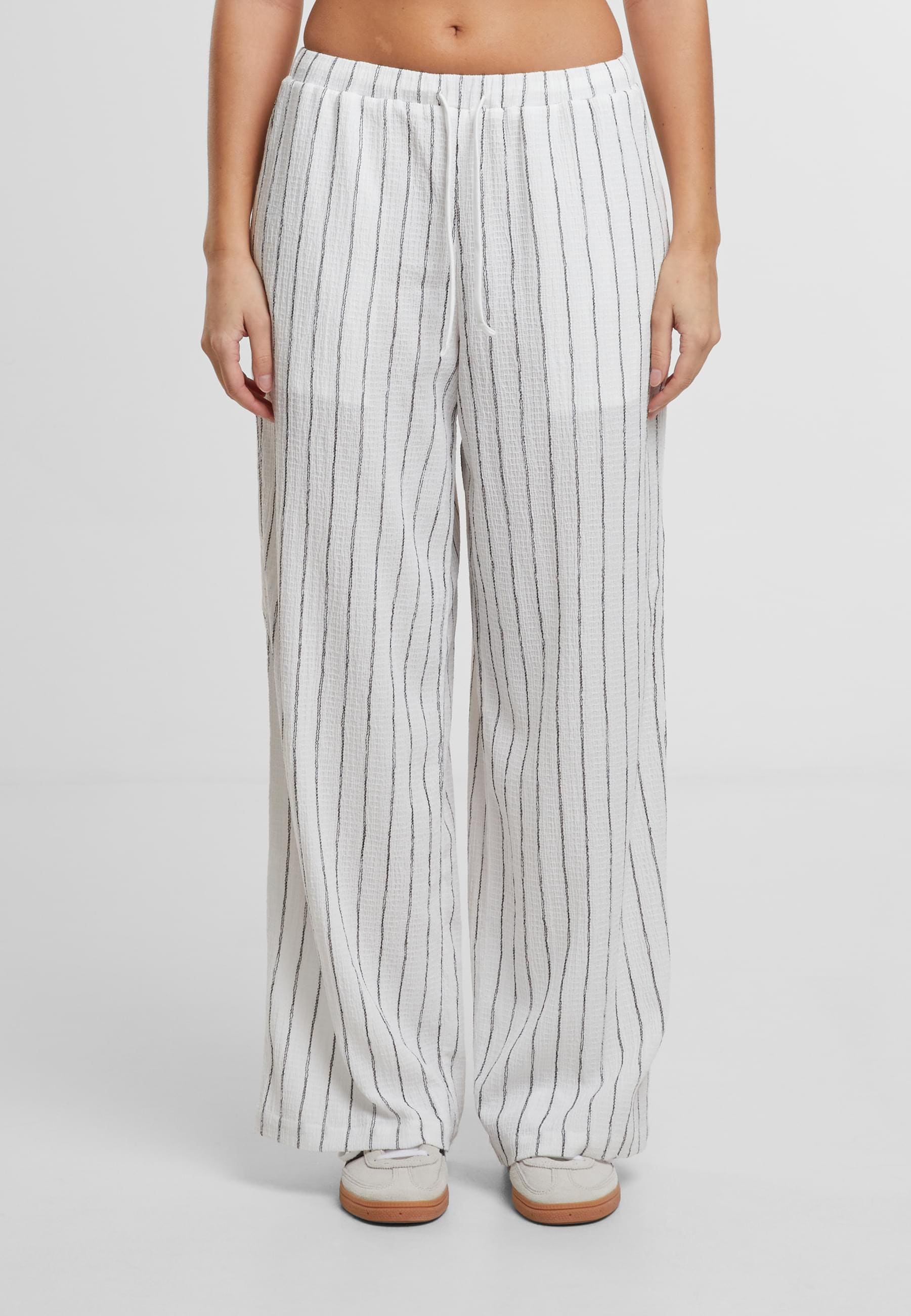 URBAN CLASSICS Stoffhose »Urban Classics Ladies Structured Striped Relaxed Fit Pants«, (1 tlg.)