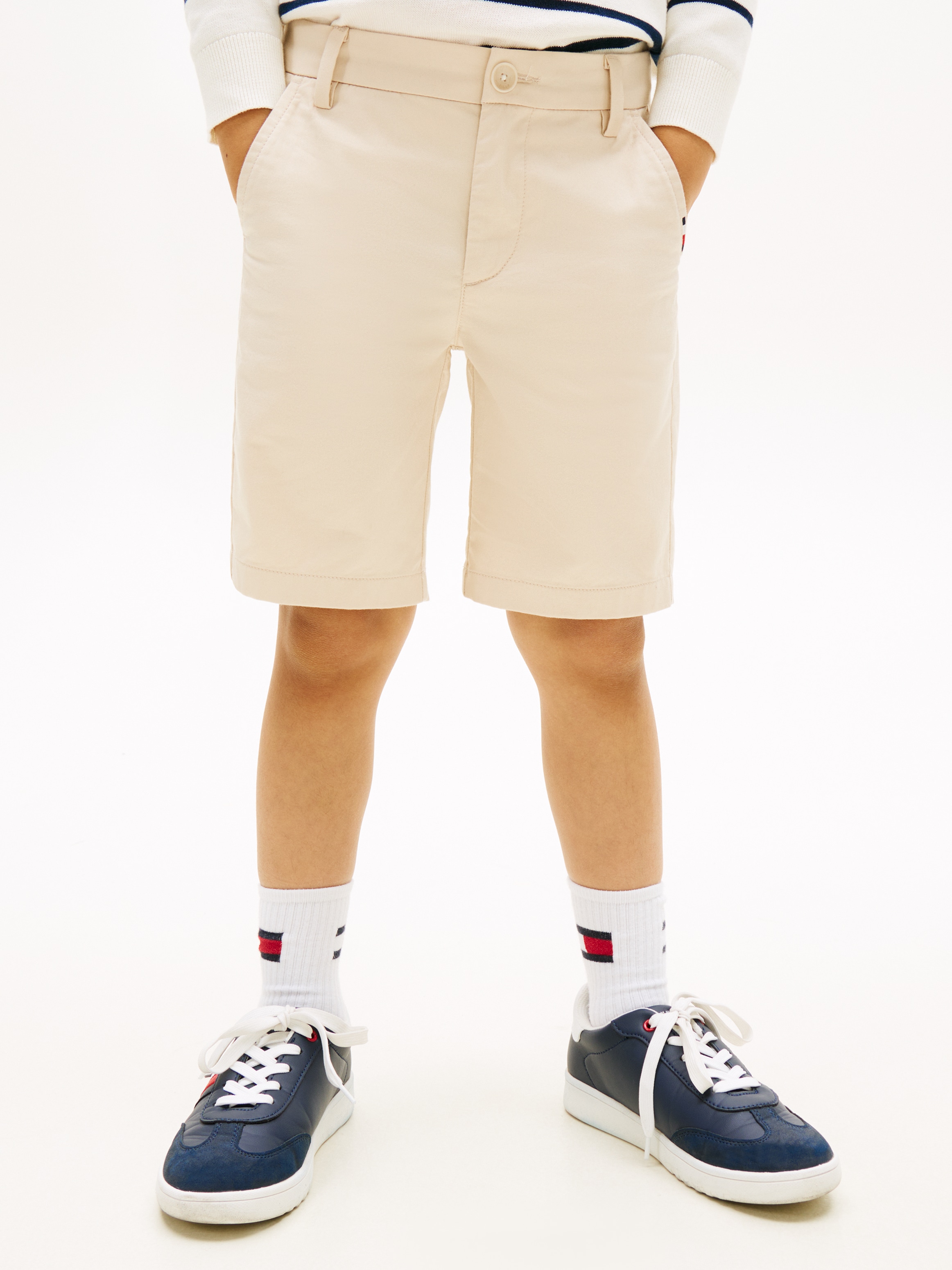 Tommy Hilfiger Shorts "1985 CHINO SHORT" mit Logostickerei