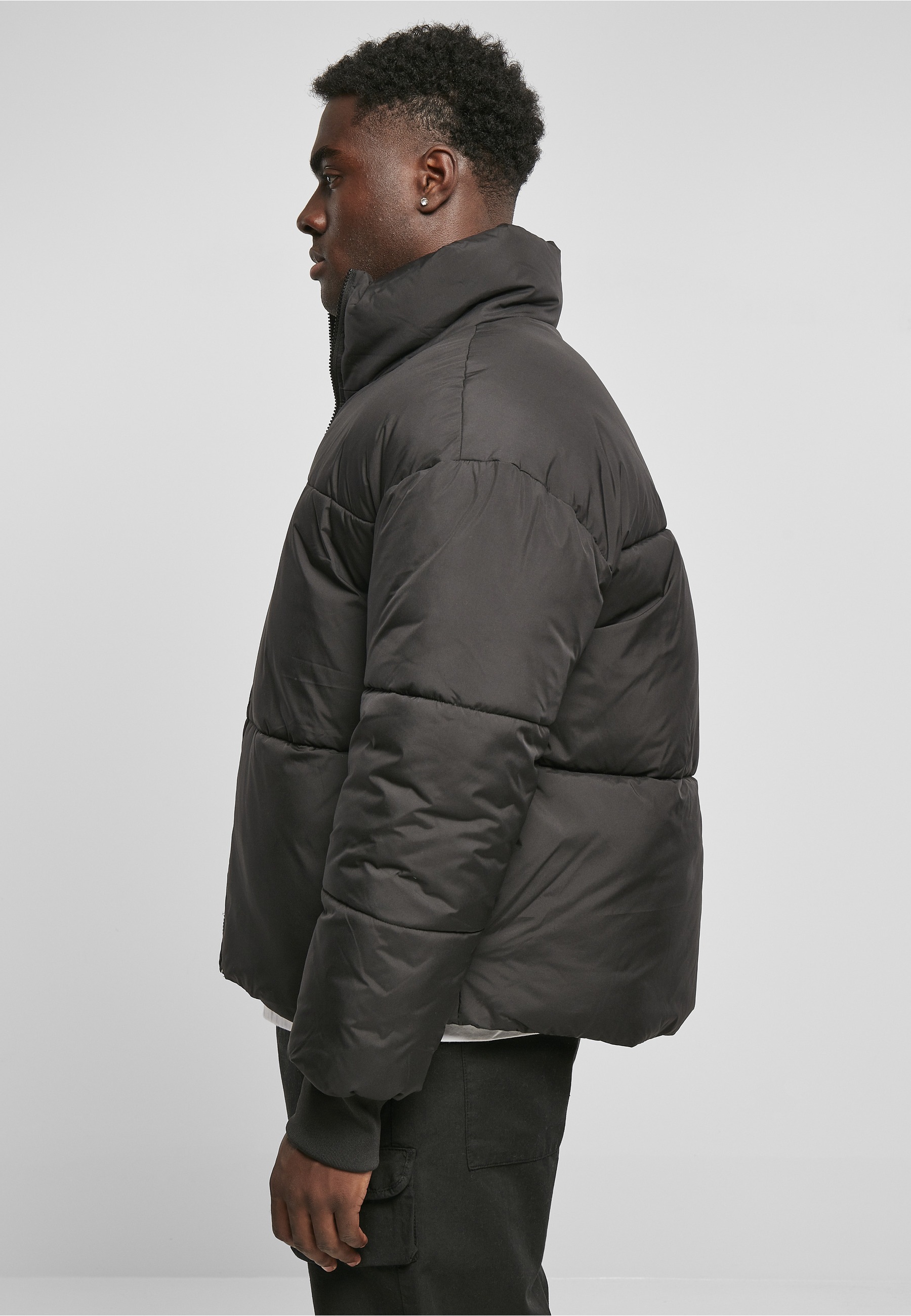 URBAN CLASSICS Winterjacke »Urban Classics Herren Short Big Puffer Jacket« 1 Stk. tlg. ohne Kapuze