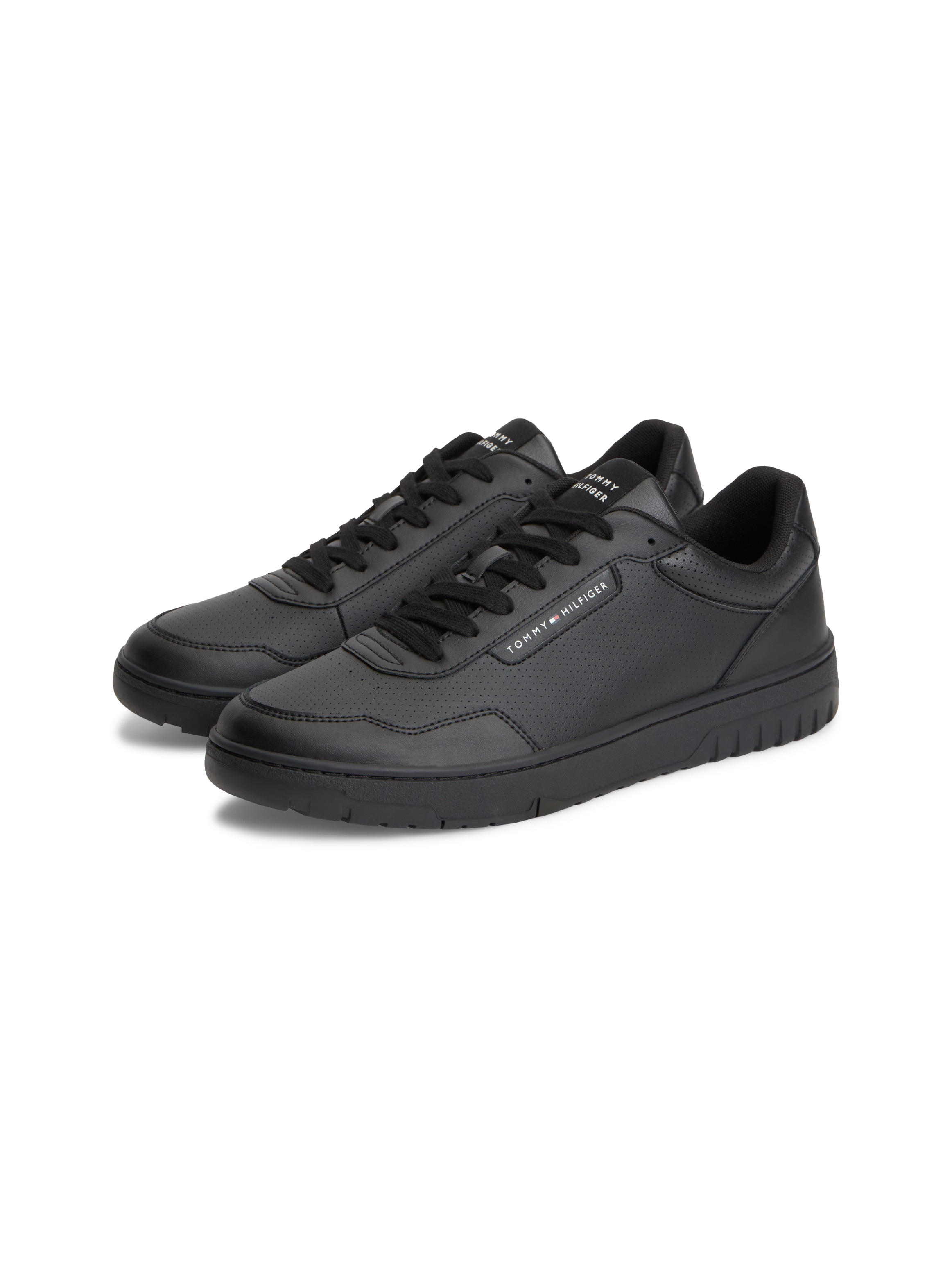 Tommy Hilfiger Sneaker "TH BASKET CORE LEATHER" Halbschuh, Schnürer mit Perforation am gepolsterten Schaftrand