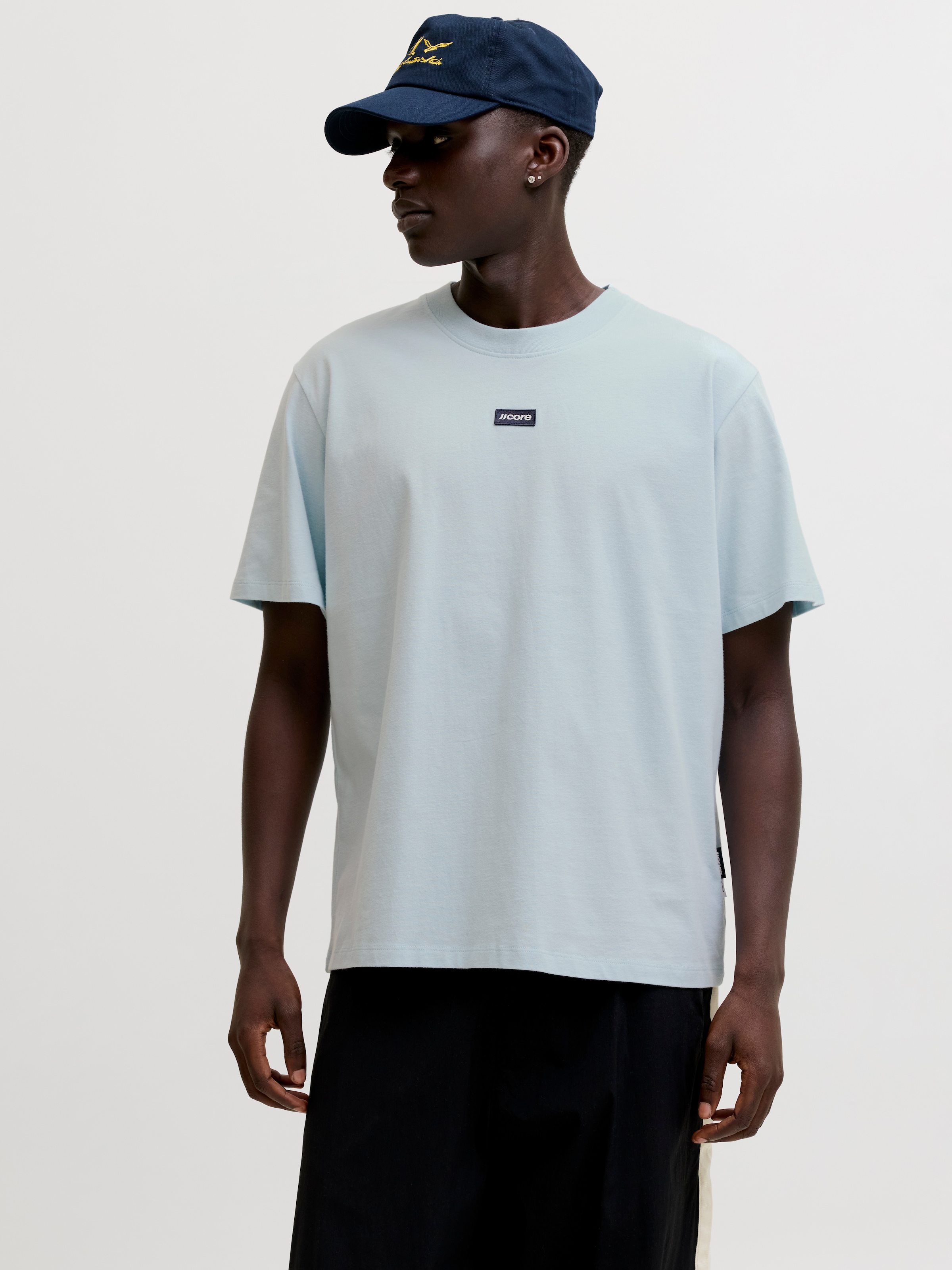 Jack & Jones T-Shirt "JCOCLUB BADGE TEE SS CREW NECK LN" mit Stickerei