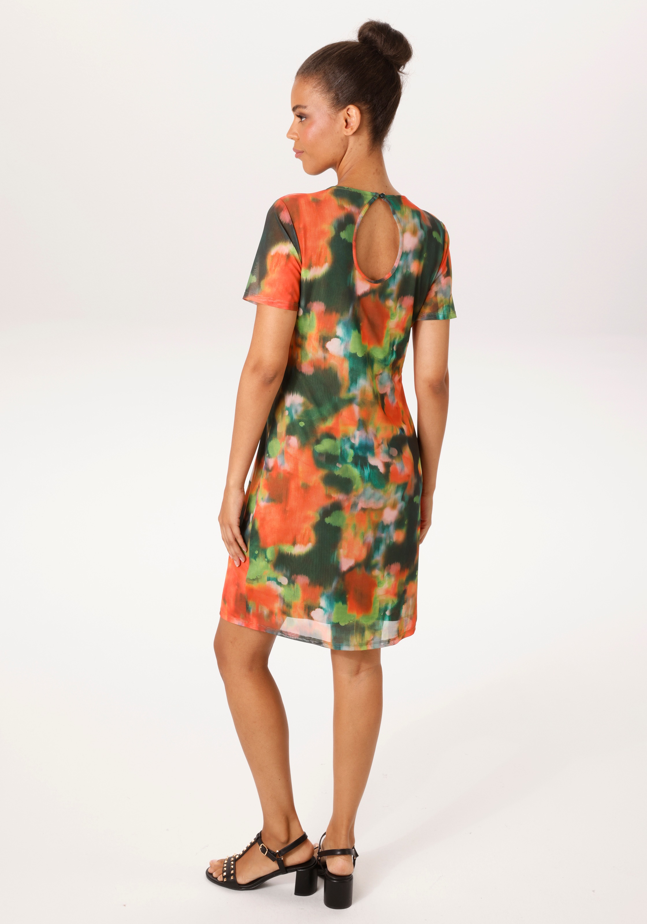 Aniston CASUAL Sommerkleid mit raffinierten Cut-Out im Rücken - NEUE KOLLEK günstig online kaufen