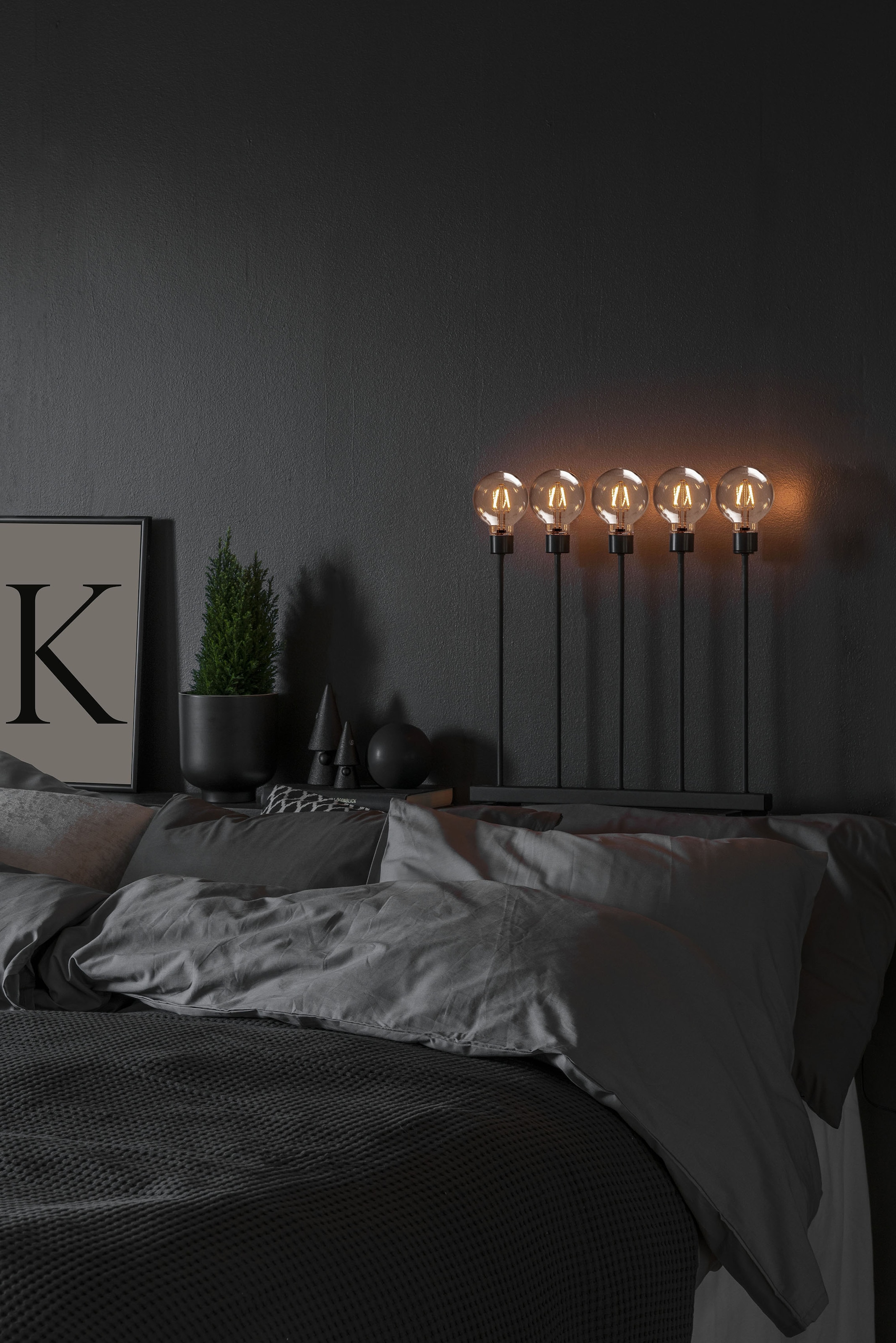 KONSTSMIDE LED Fensterleuchter LED-Modul 1 Stk. LED Metallleuchter, schwarz, 5 runde Globes, 10 bernsteinfb. Dioden