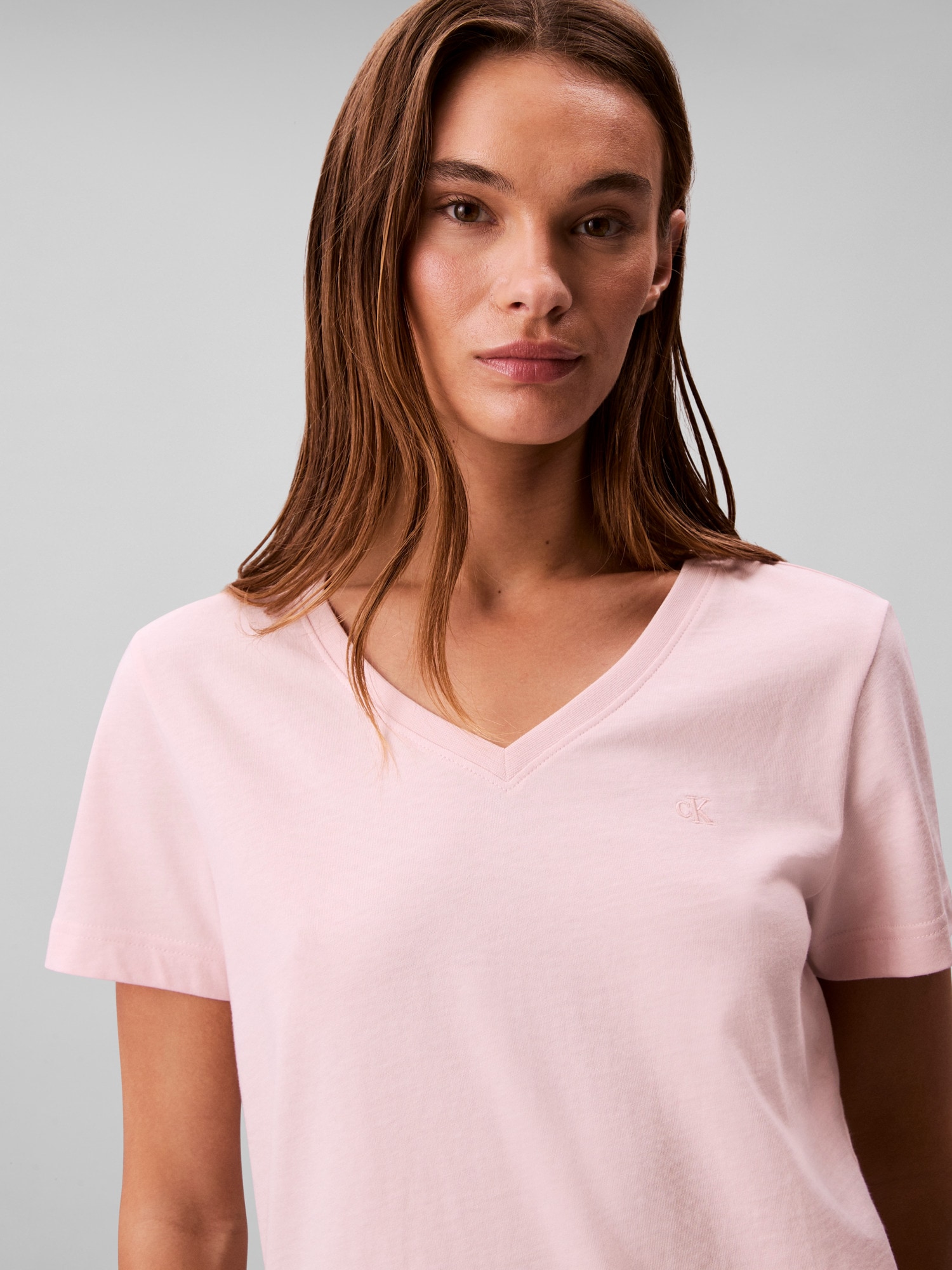 Calvin Klein Jeans T-Shirt »Archive Jersey Vnk Tee EU«, Mit V-Ausschnitt