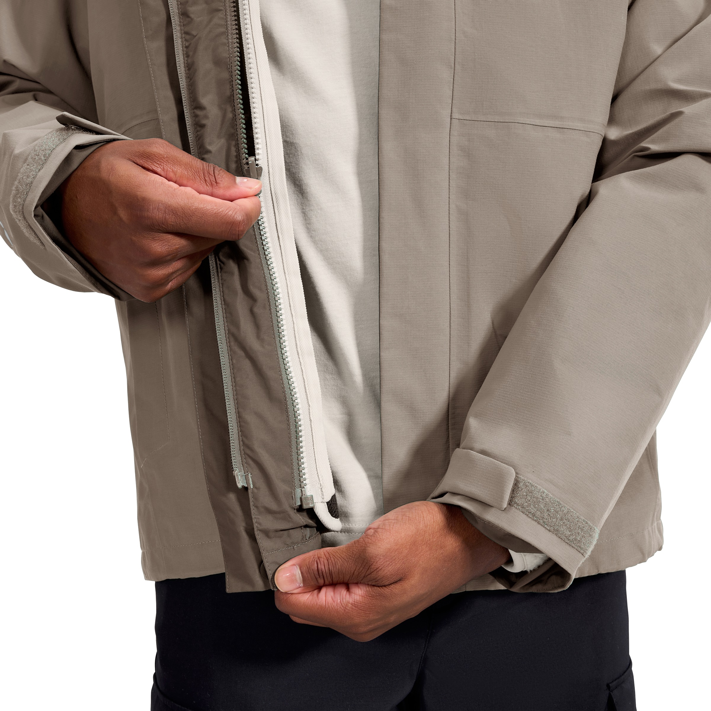 Berghaus Funktionsjacke »HILLWALKER 2.0 IA JKT AM« mit zwei Reißverschlusstaschen, atmungsaktiv, wasserdicht