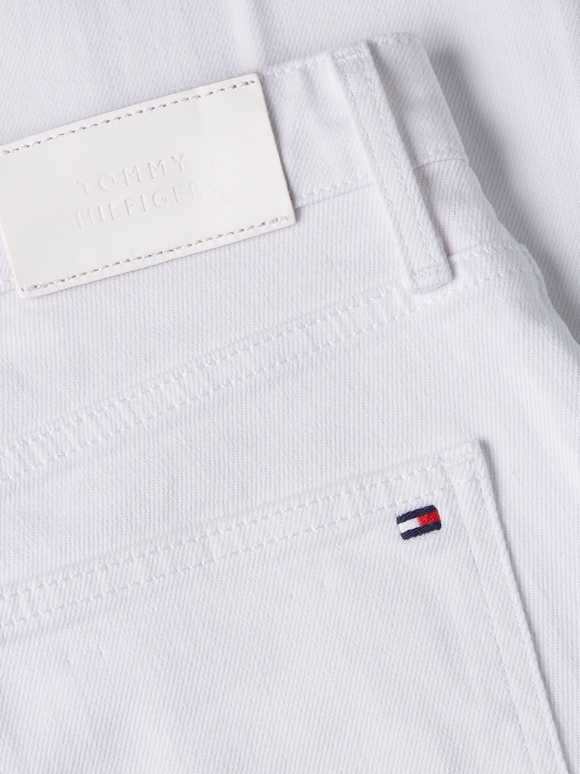 Tommy Hilfiger Bootcut-Jeans »Bootcut Regular Waist«, mittlere normale Leibhöhe, mit Bügelfalten, mit Nieten