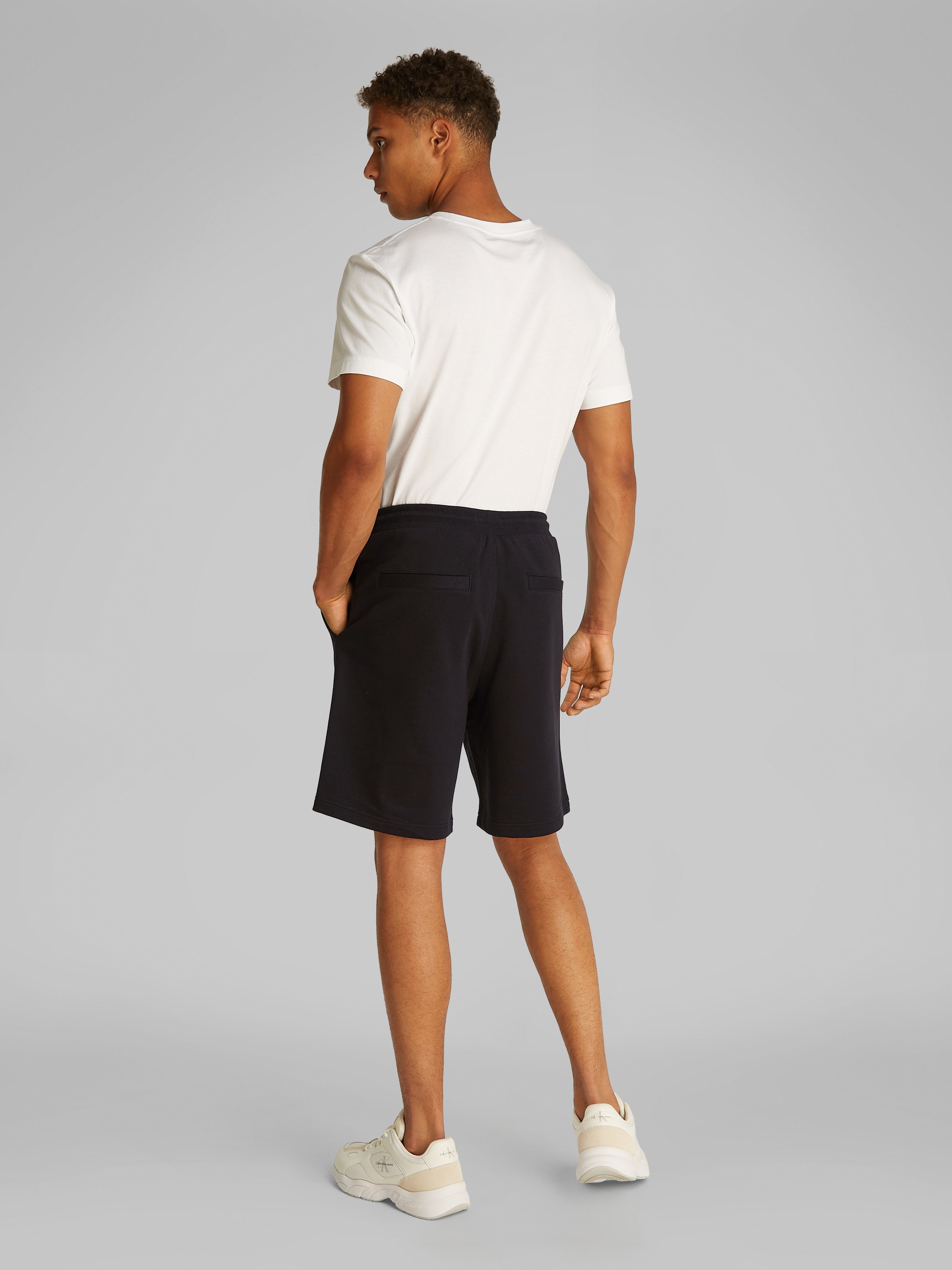 Calvin Klein Jeans Sweatshorts »BRUSH STROKE GRAPHIC SHORTS«, mit Logodruck