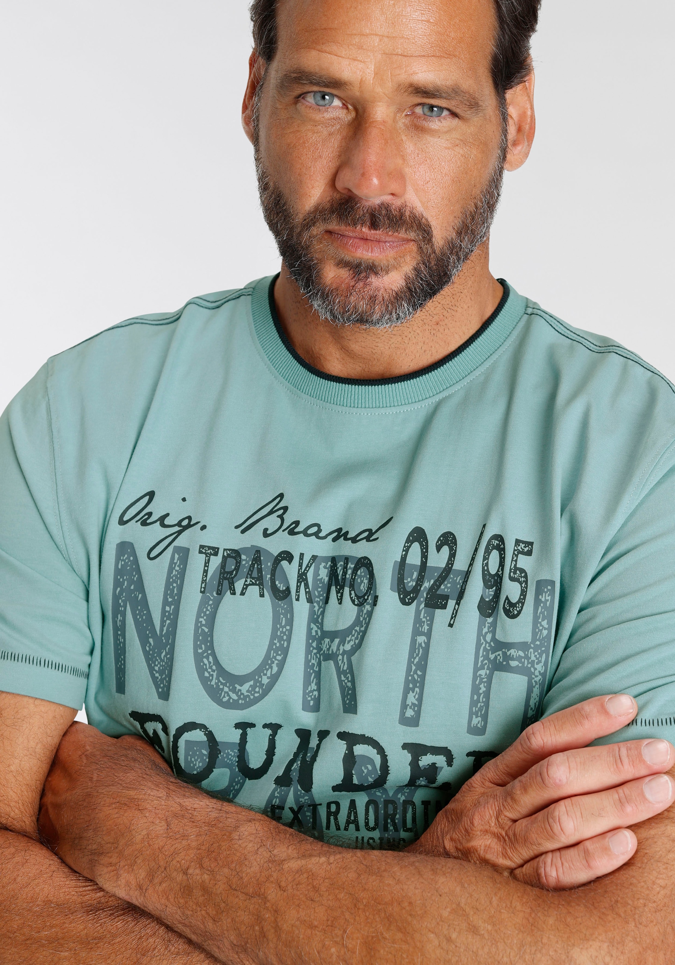 Man's World T-Shirt, mit Brustprint und kontrastreichen Details