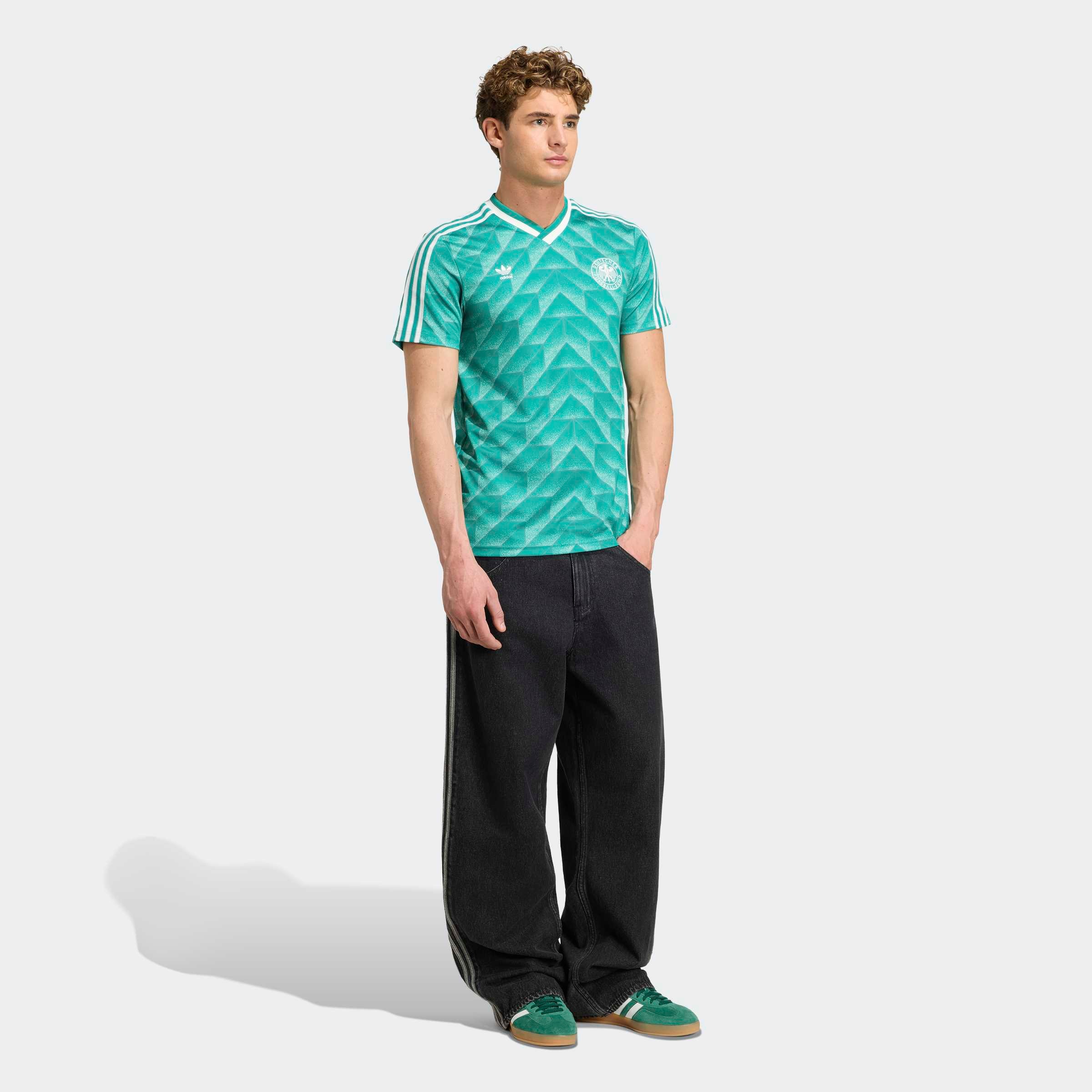 adidas Performance Fußballtrikot »DFB A JSY 90« schmale Passform, mit V-Ausschnitt, Doppelstrick-Konstruktion