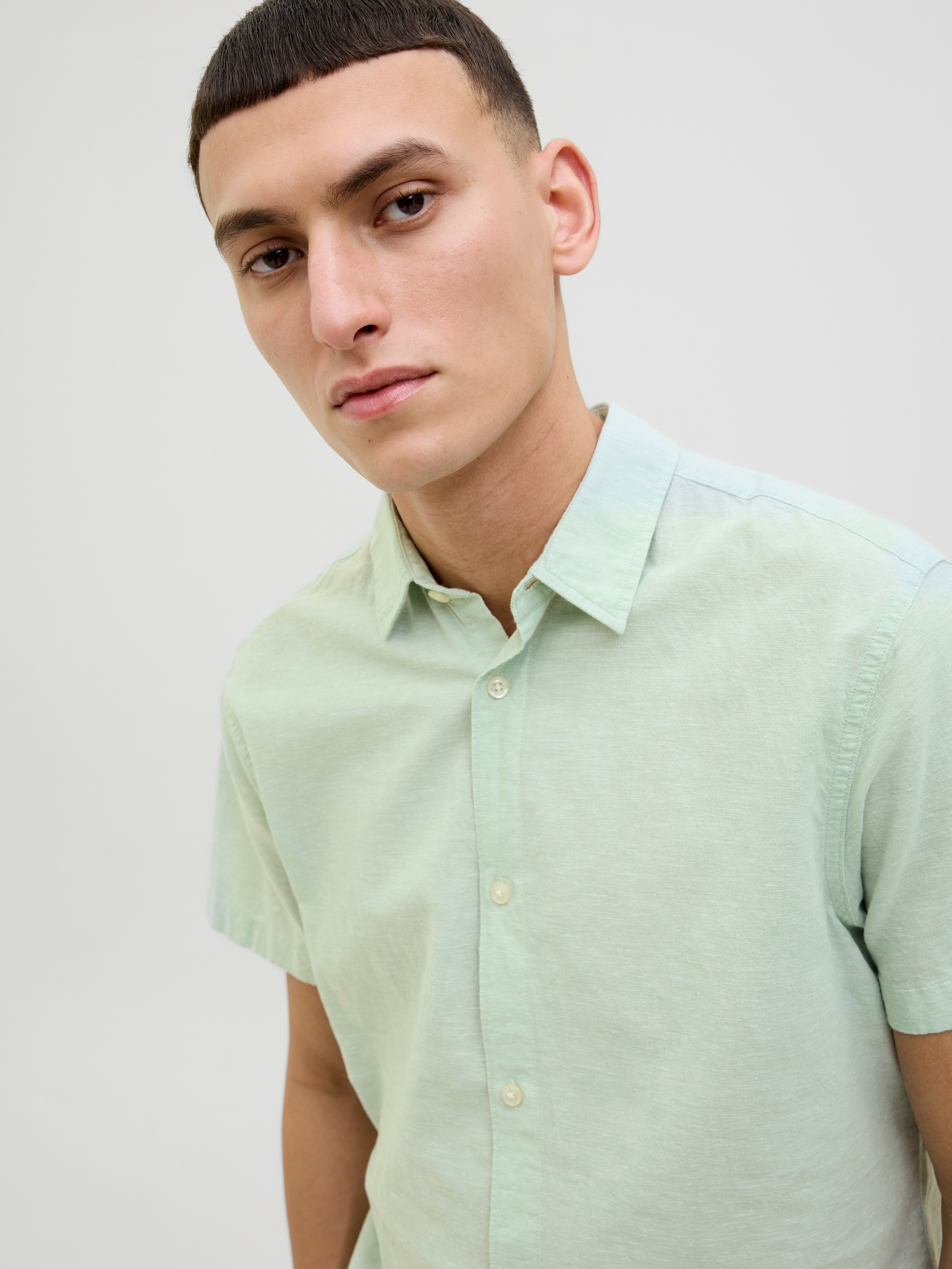 Jack & Jones Kurzarmhemd »JJEBREEZE SHIRT SS SN«, mit Hemdkragen