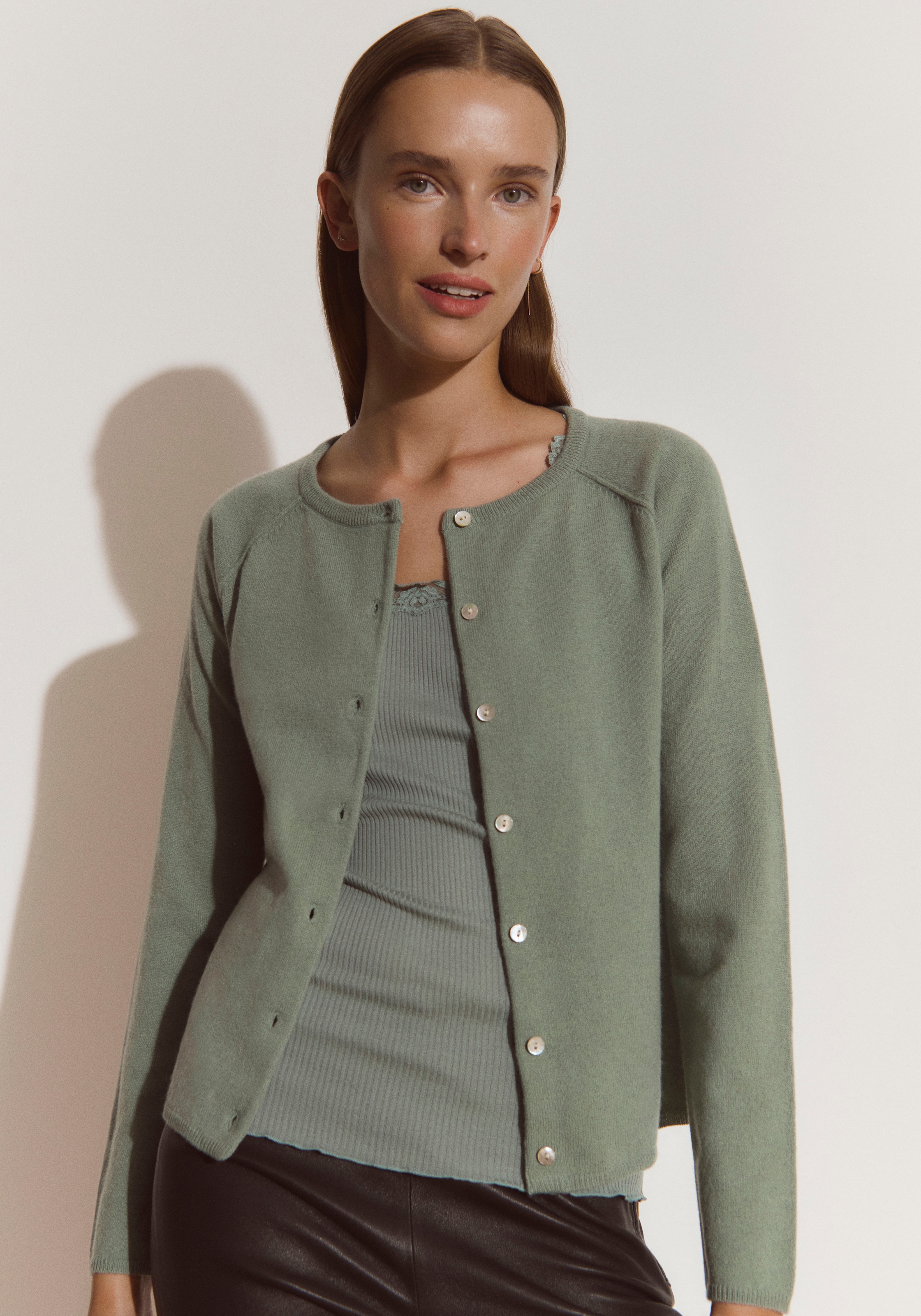 rosemunde Strickjacke "LAICA" Knöpfe als Verschluss, Rundhalsausschnitt, Sc günstig online kaufen