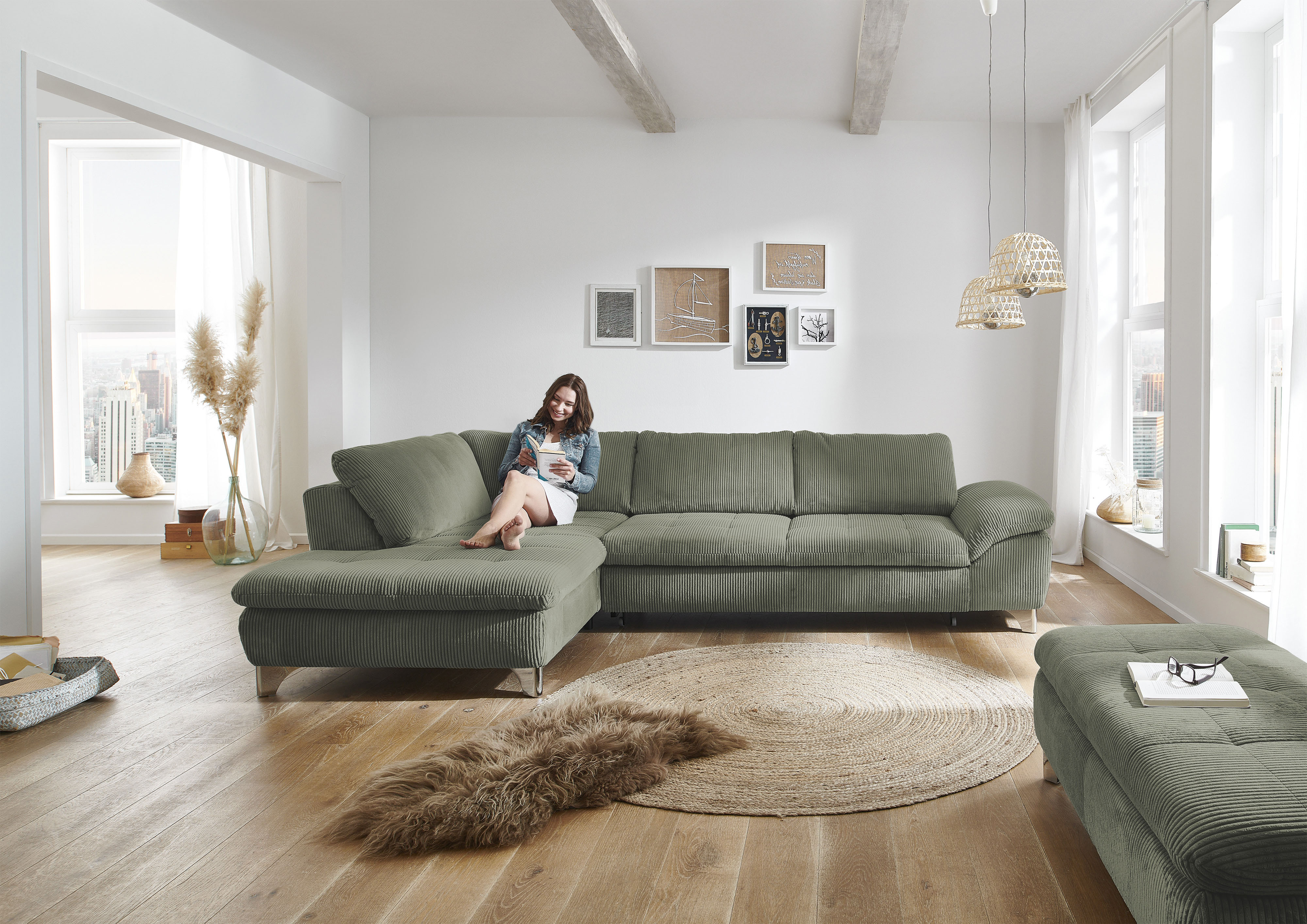 Die PlanBar Ecksofa "Ottomane MP-IN14007 L-Form, Breite 306 cm" wahlweise mit Schlaffunktion und verstellbaren Kopfstützen