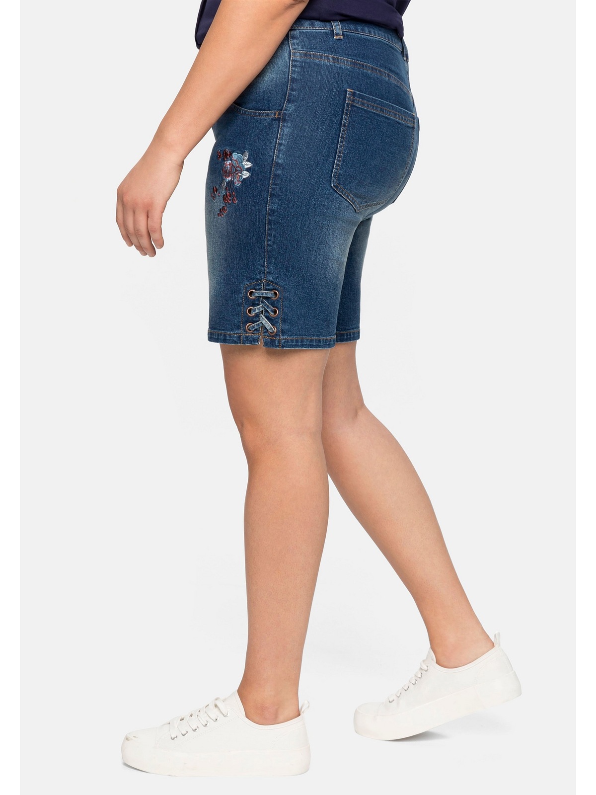 sheego by Joe Browns Jeansbermudas »Große Größen«, mit floralen Stickereien  online kaufen | BAUR