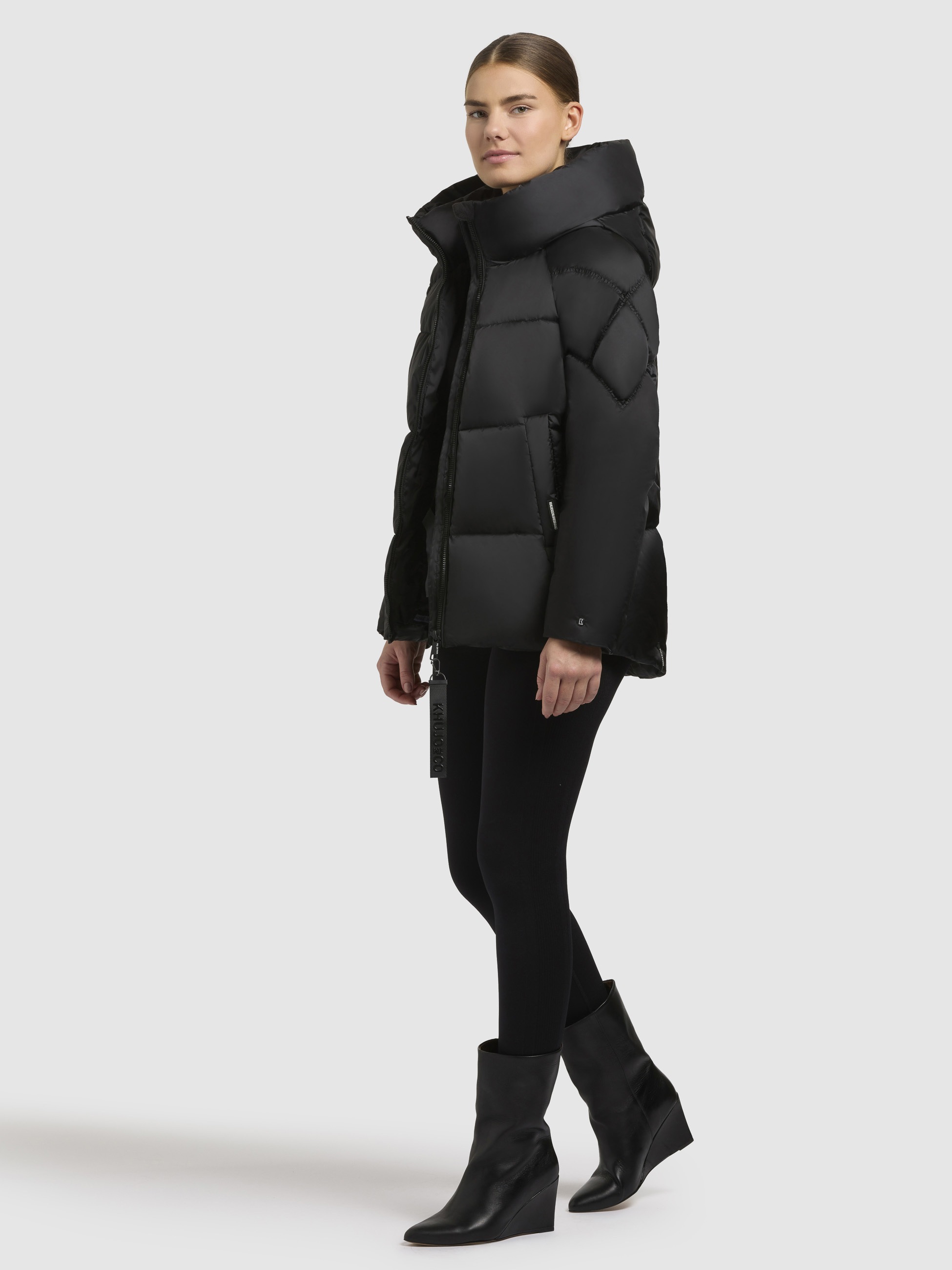 khujo Steppjacke »ISETT«, mit Kapuze