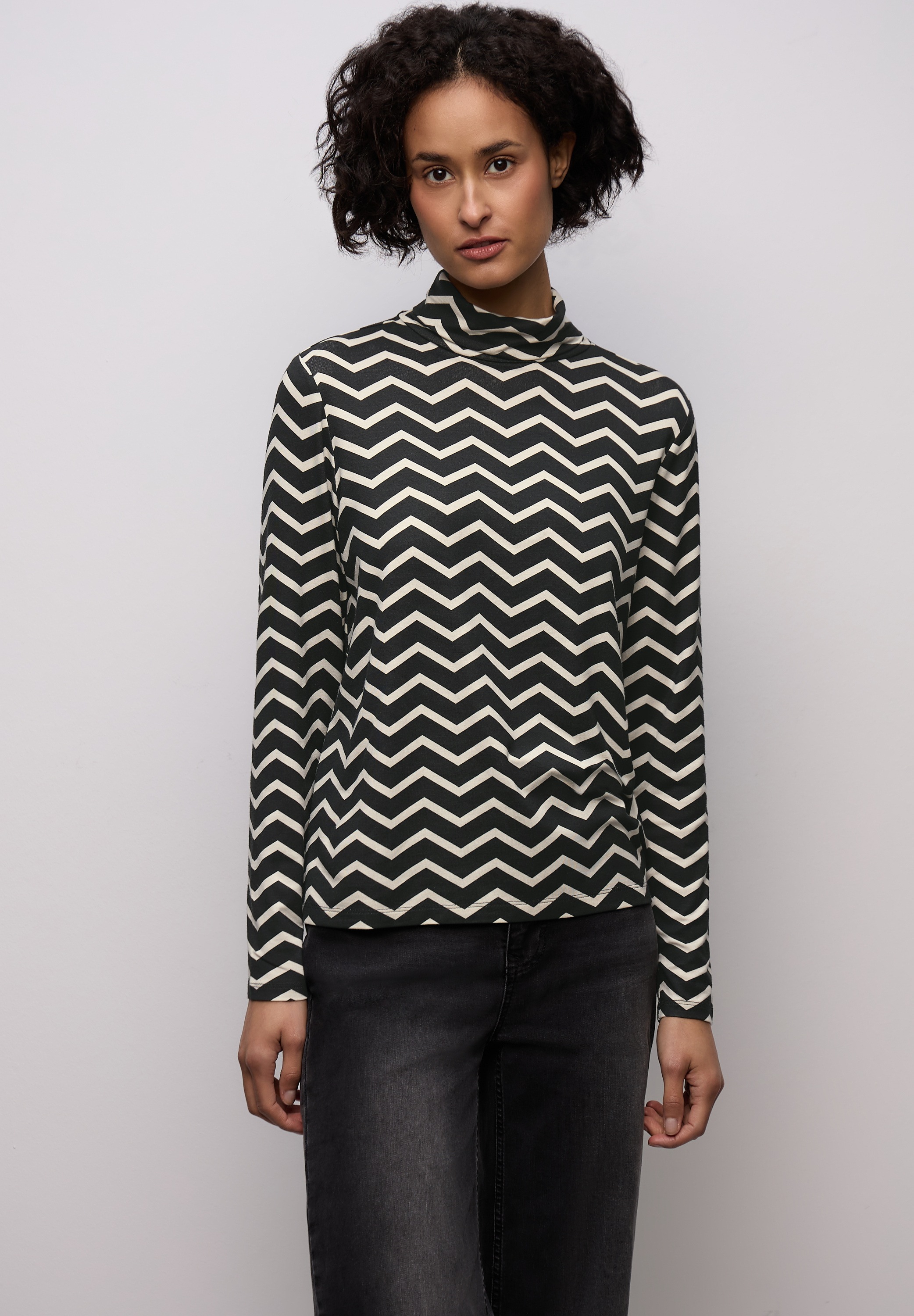 STREET ONE Rollkragenshirt mit Leoprint günstig online kaufen