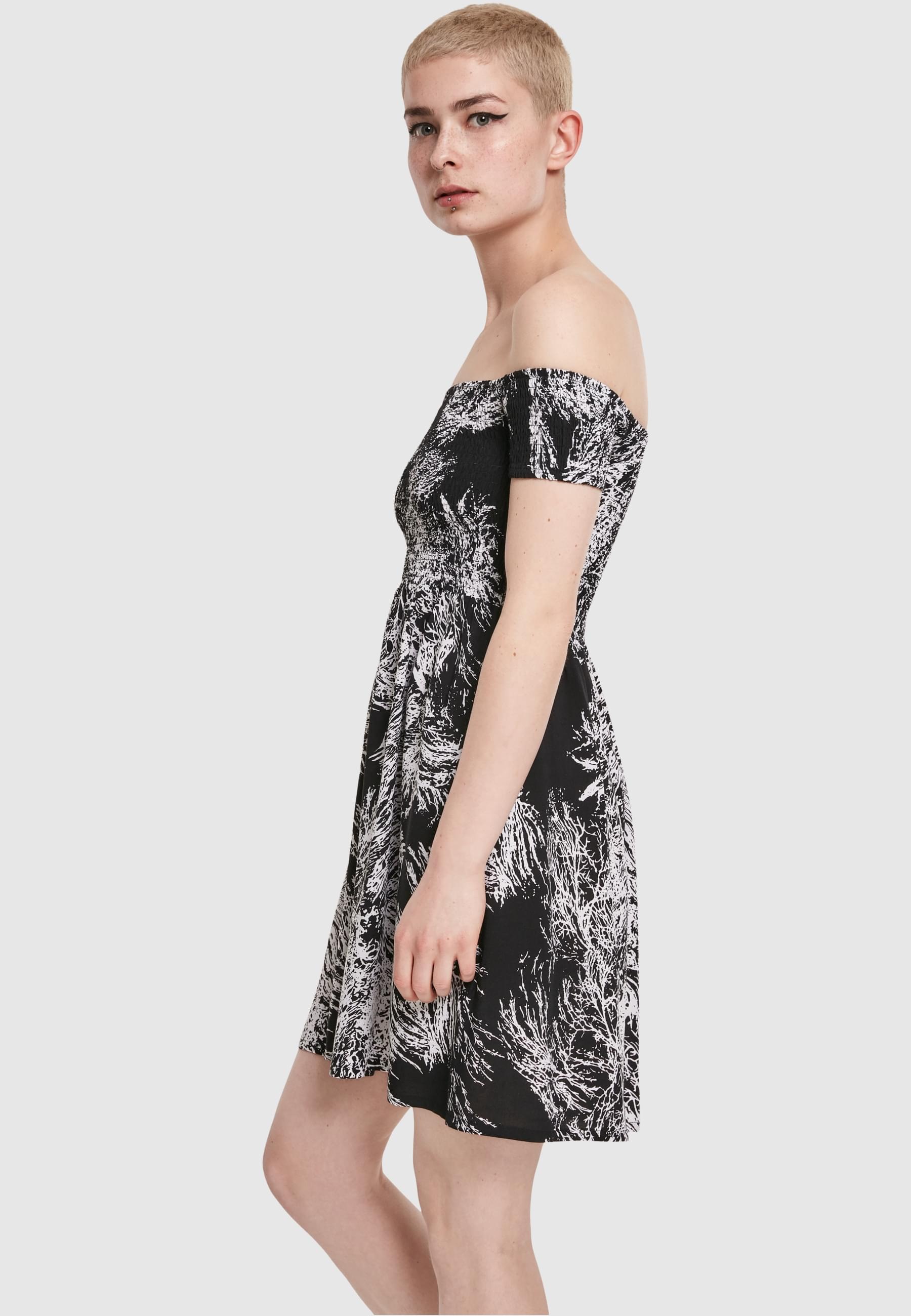 URBAN CLASSICS Shirtkleid »Urban Classics Damen Ladies Smoked Off Shoulder Dress«, (1 tlg.)