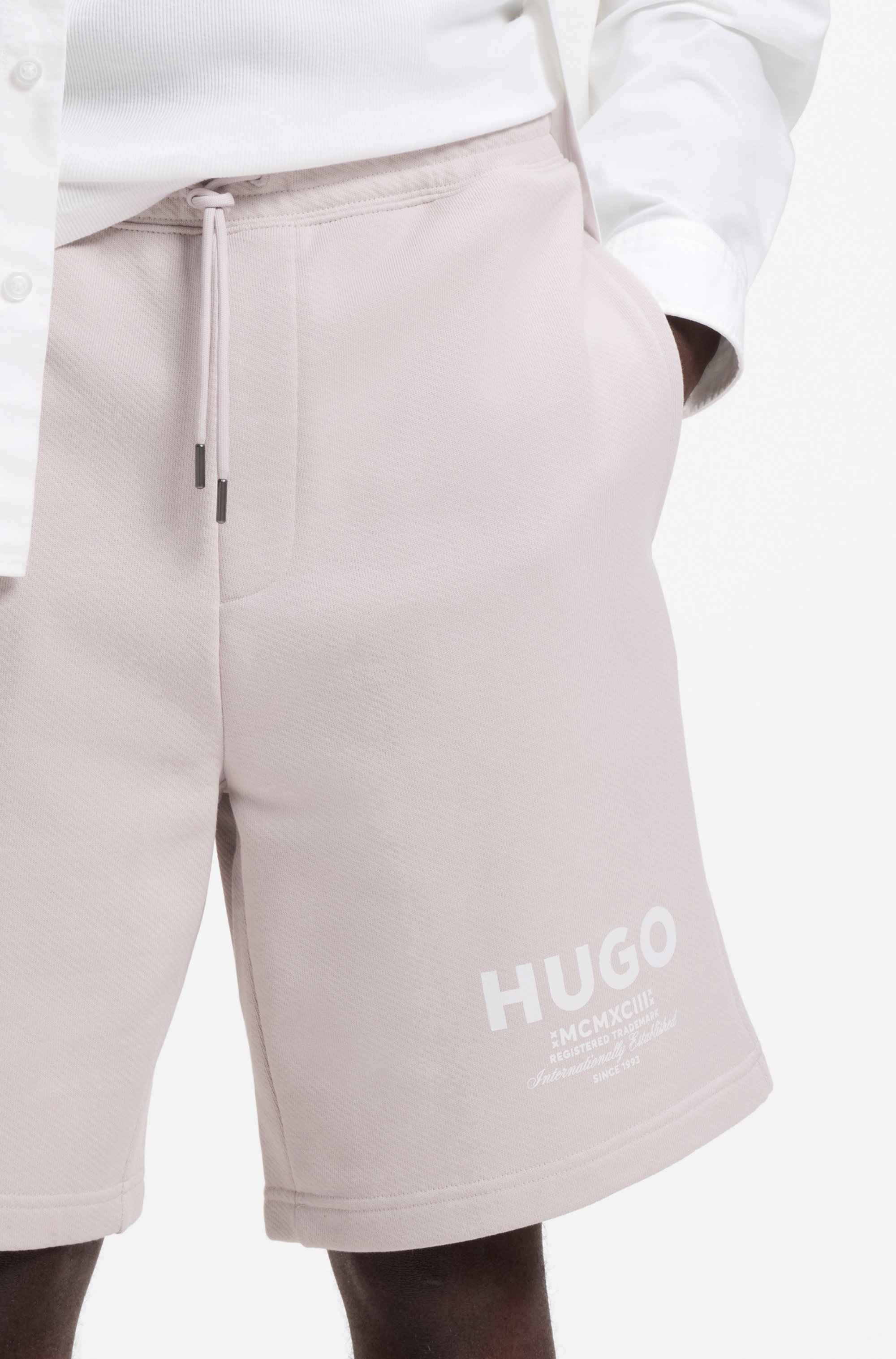 HUGO Blue Sweatshorts "Nomario" mit großem Druck günstig online kaufen