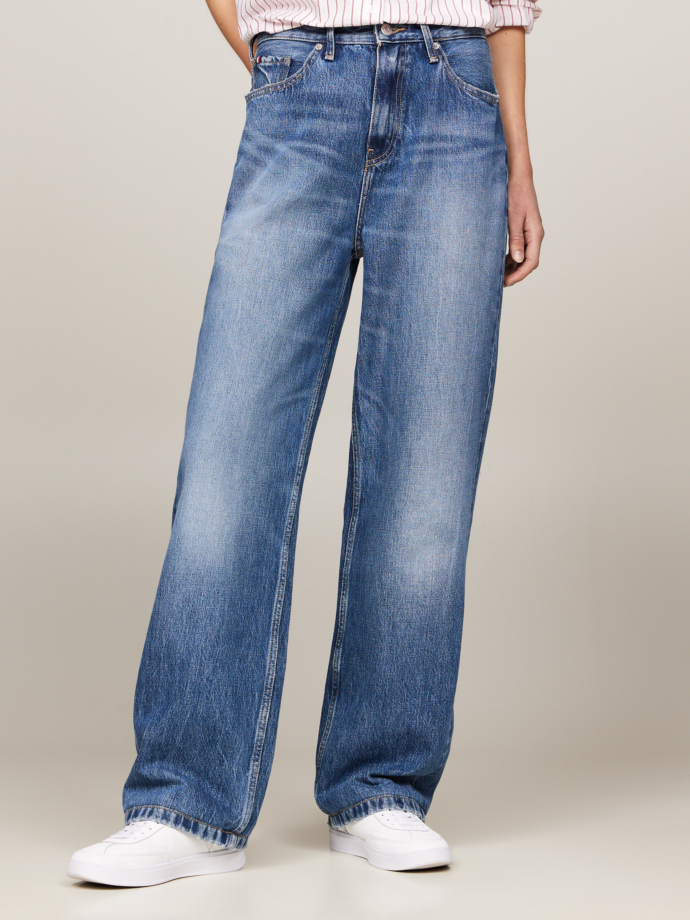 Tommy Hilfiger Straight-Jeans »RELAXED STRAIGHT HW BETH«, mit Tommy Hilfiger Logo-Badge