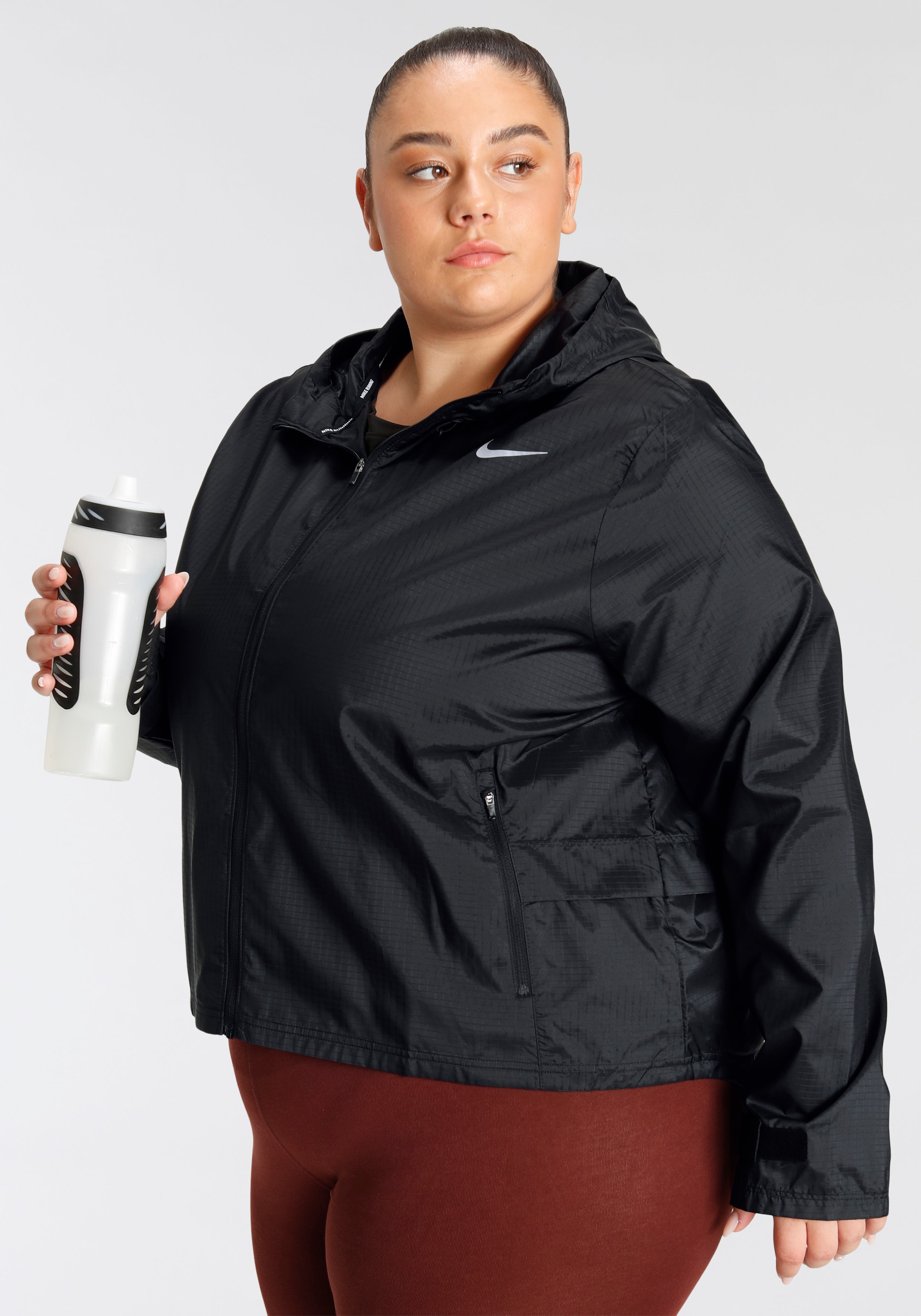 Nike Laufjacke "Essential Womens Running Jacket (Plus Size)", mit Kapuze