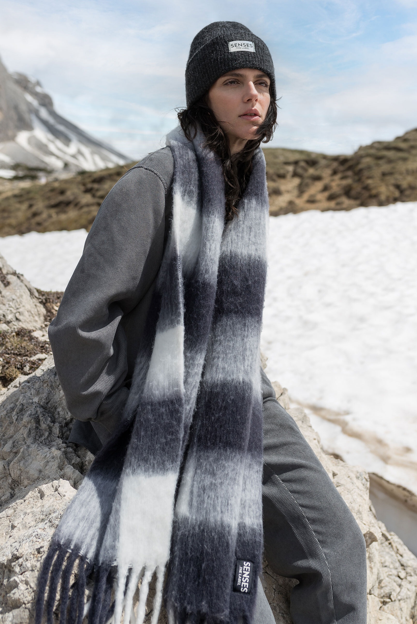 SENSES.THE LABEL Strickschal